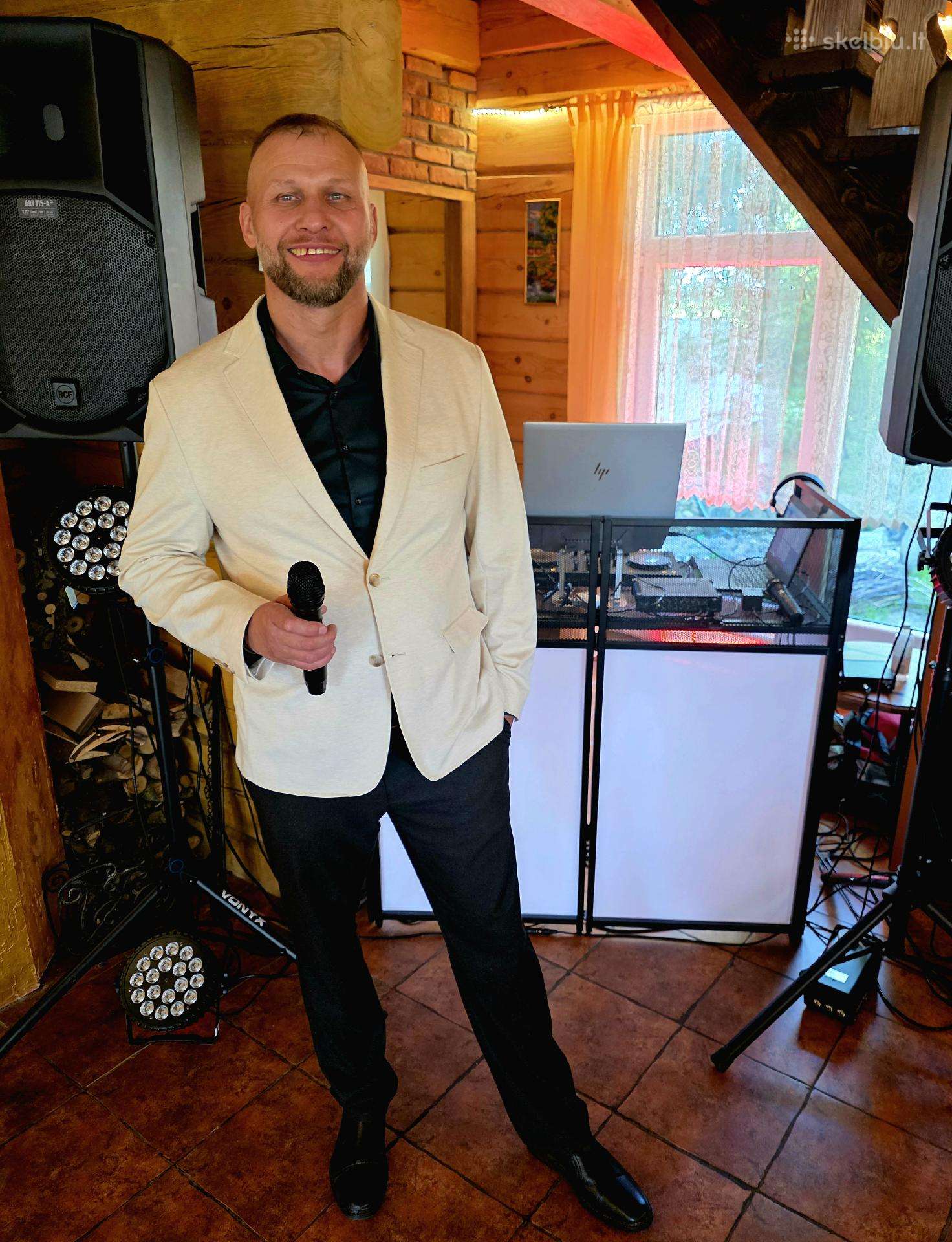 Renginių vedėjas ir dj.