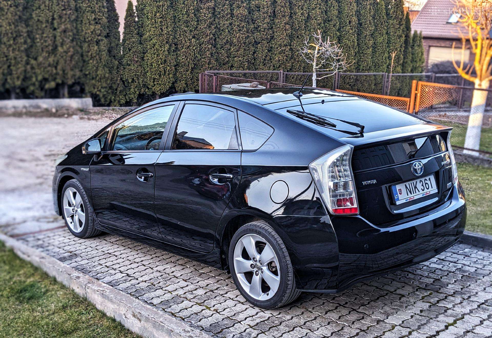 Toyota Prius, Хэтчбек