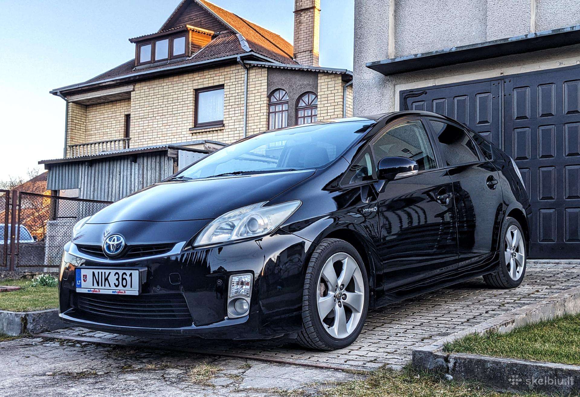 Toyota Prius, Хэтчбек
