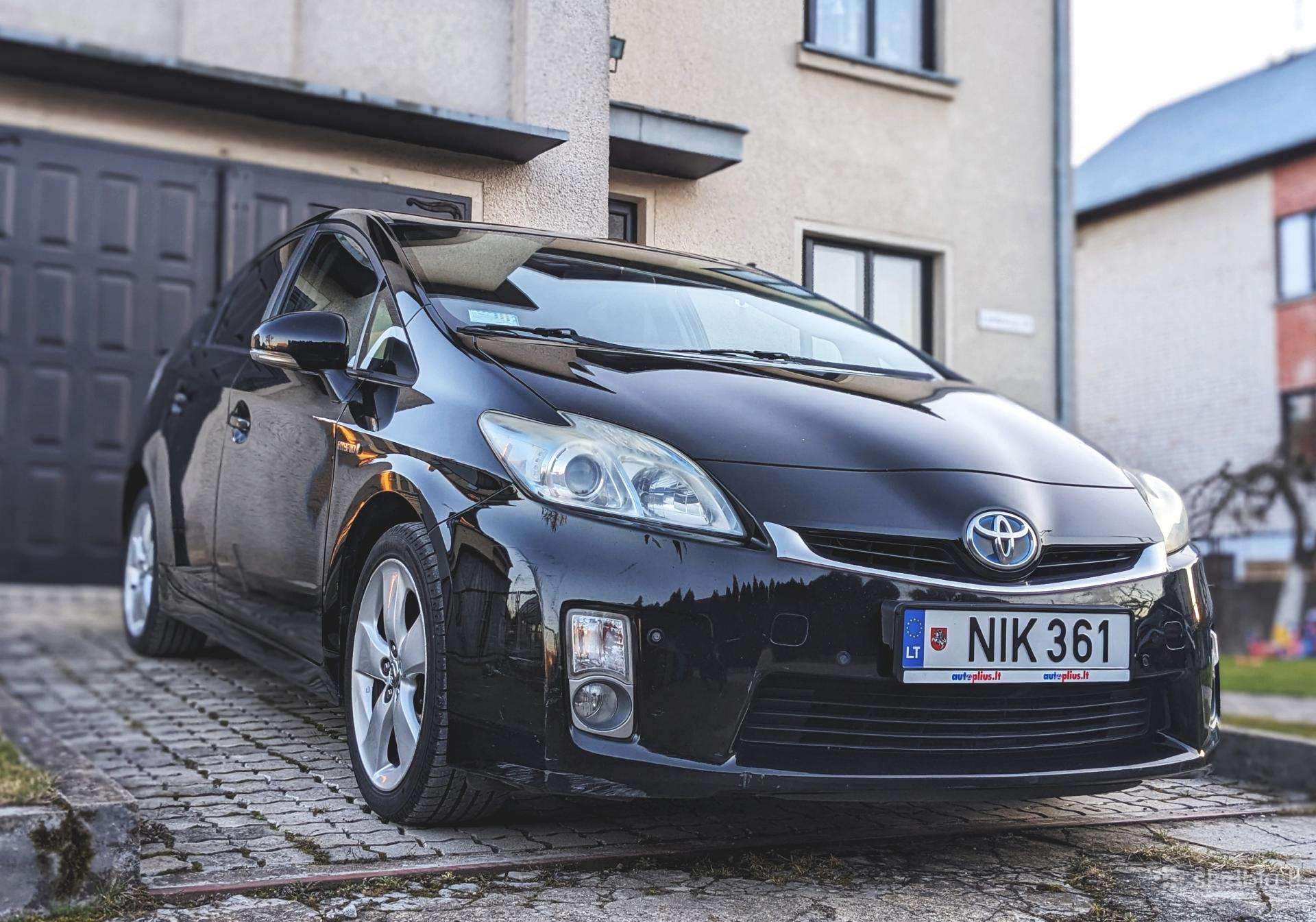 Toyota Prius, Хэтчбек
