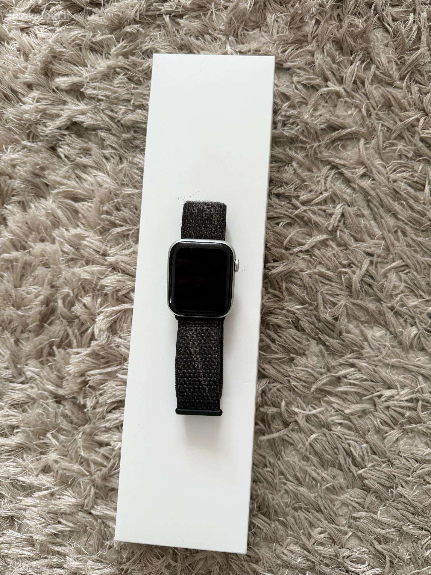 Apple watch Se 2 + Dovana!