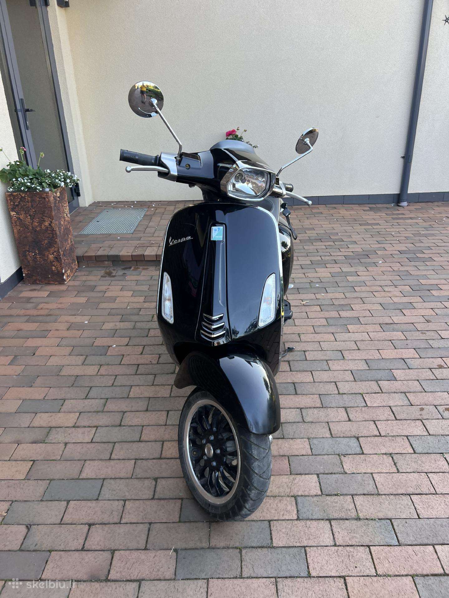 Piaggio Vespa 49cc, scooters / mopeds