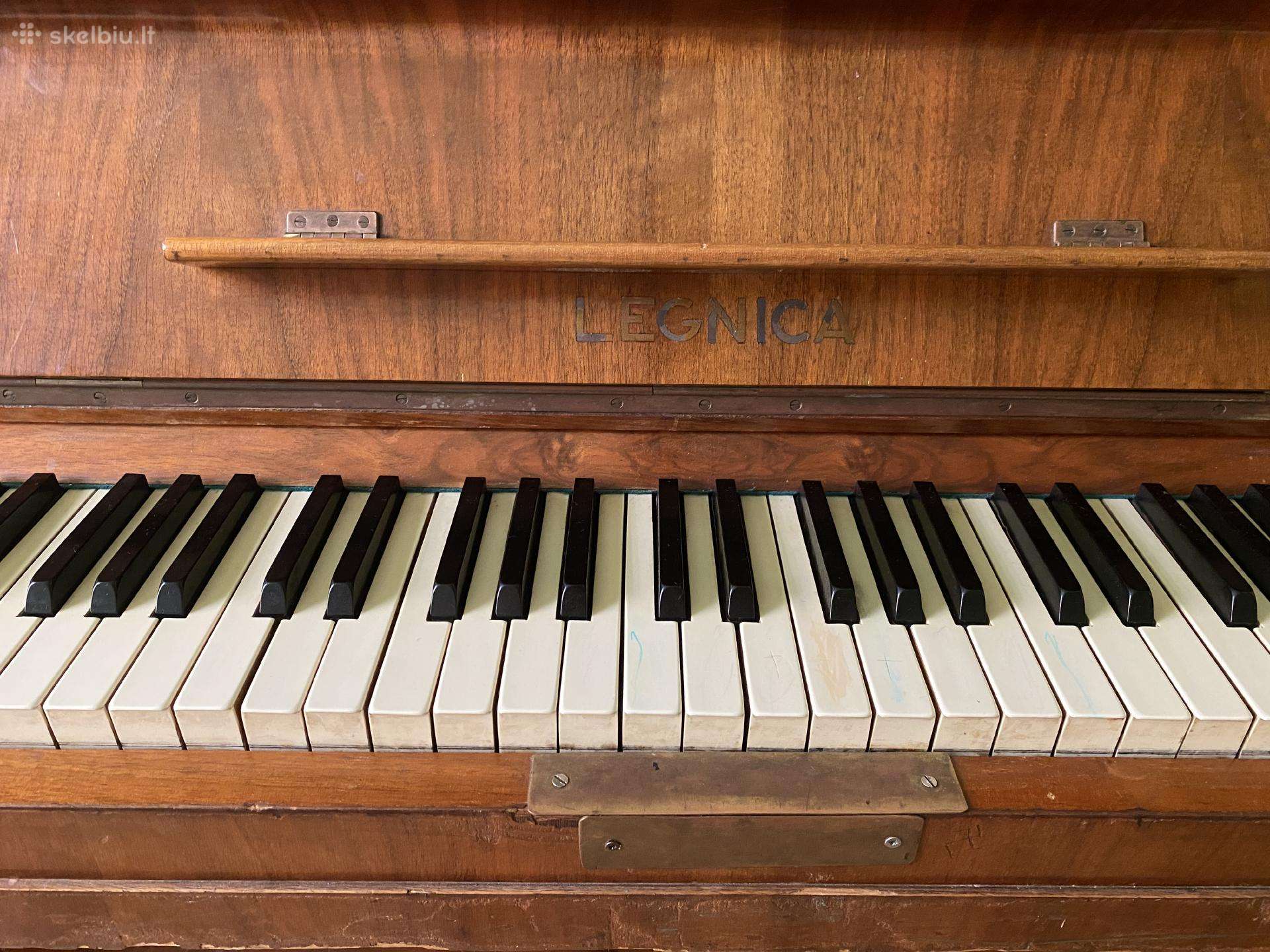 Pianinas Legnica