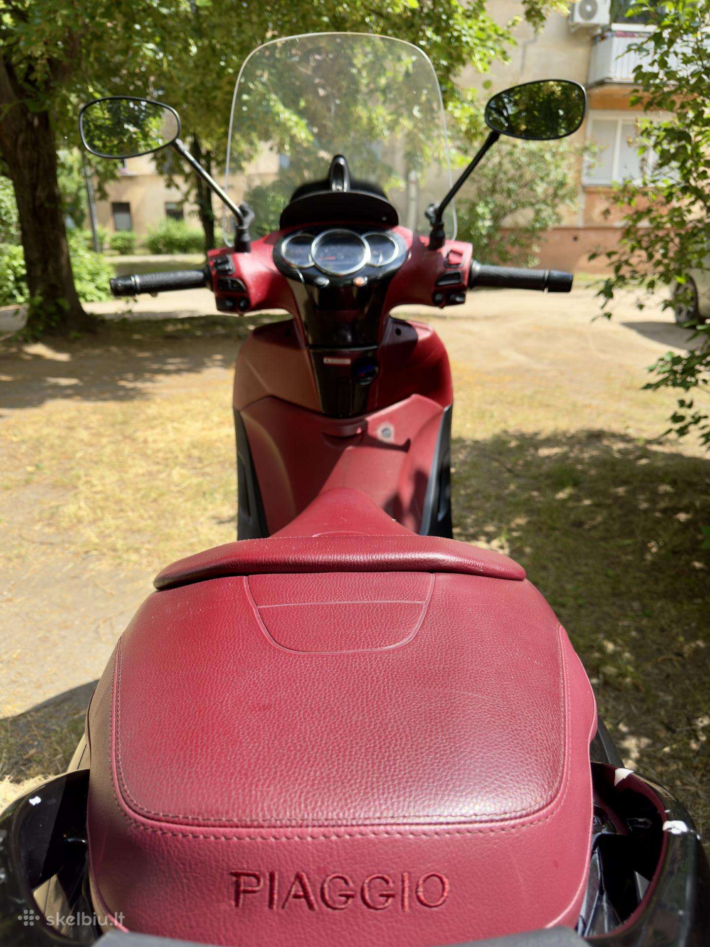 Piaggio Beverly 125cc, scooters / mopeds
