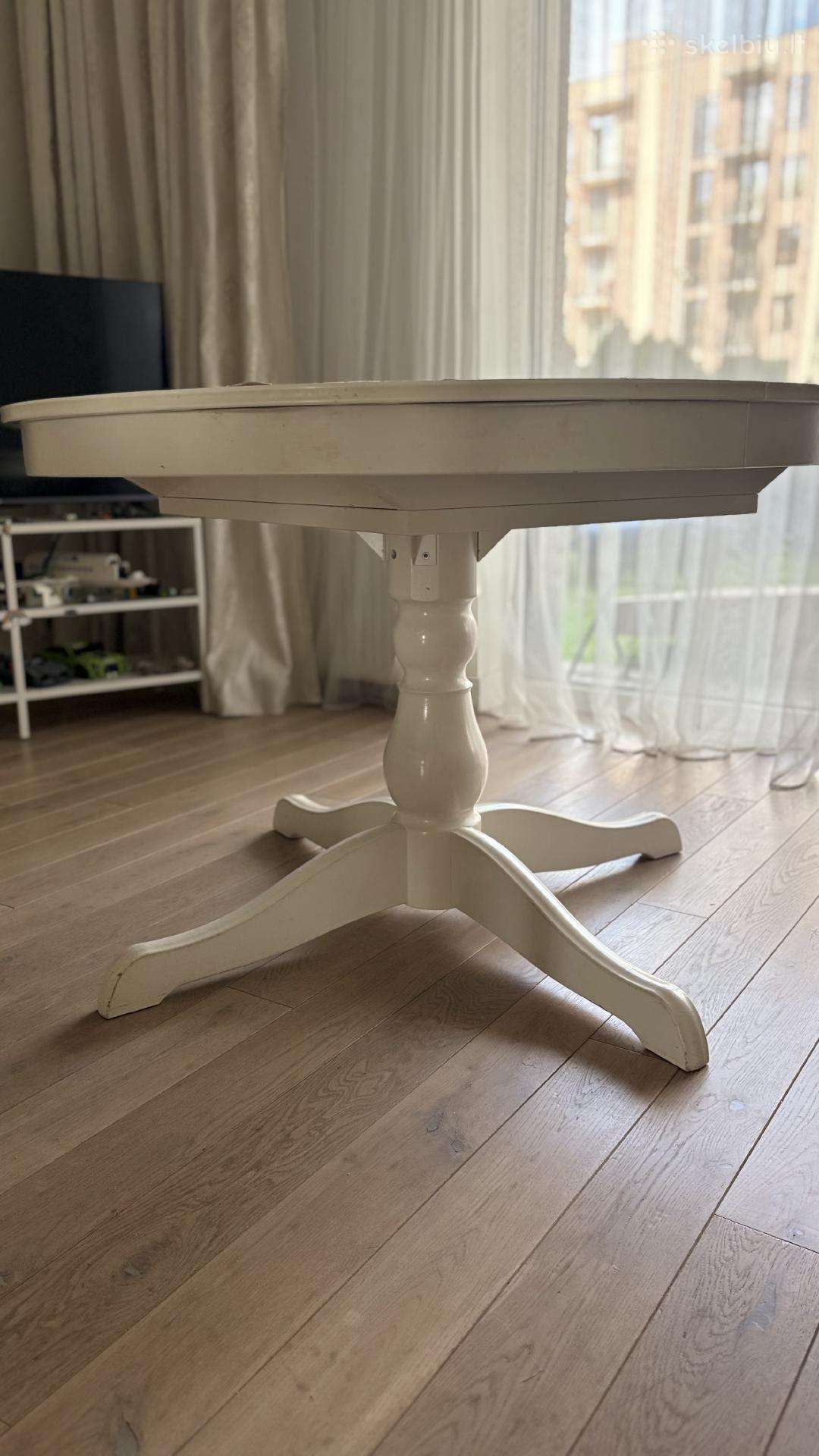 Stalas Išskleidžiamas 110–160 cm