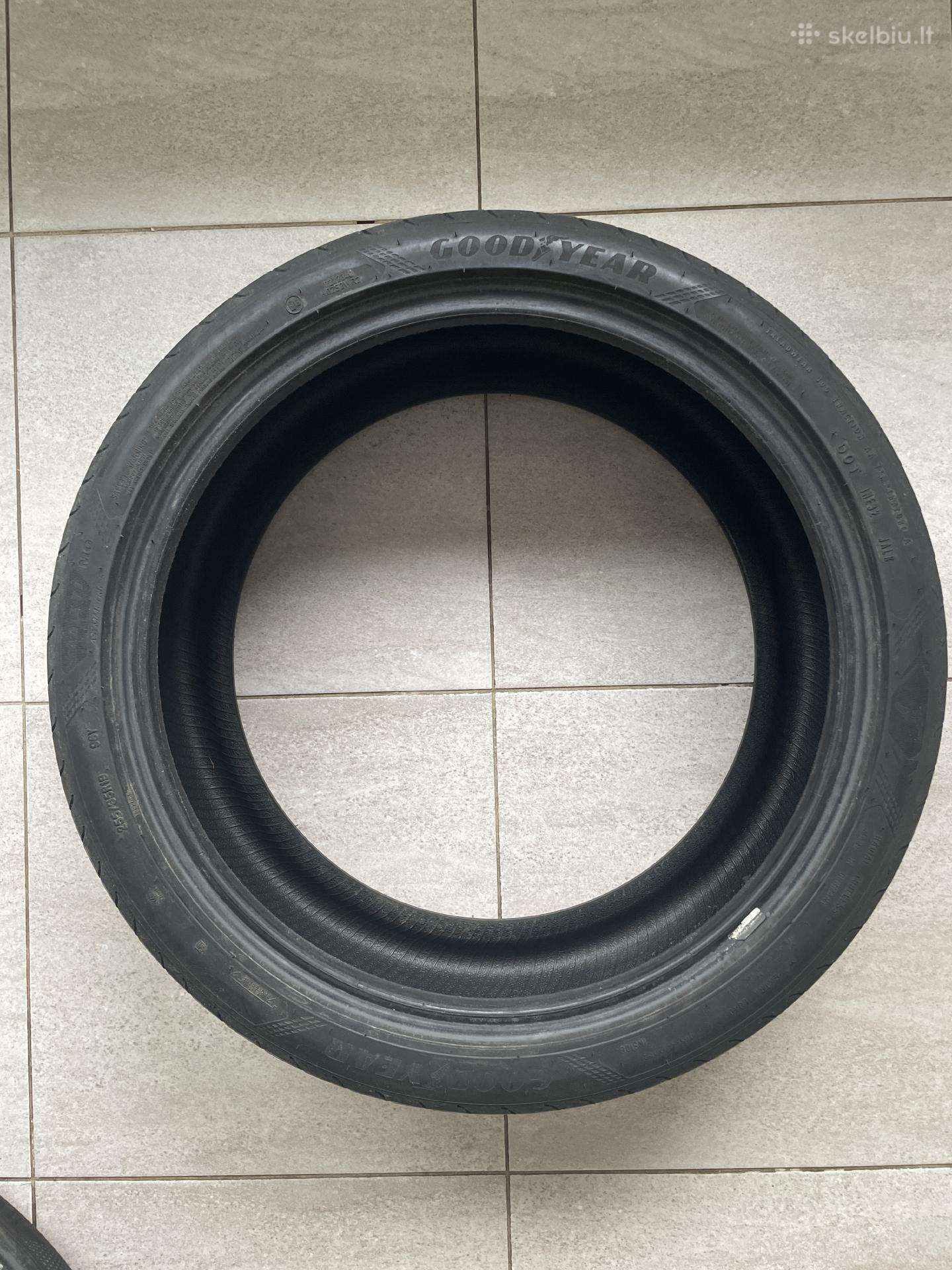 Goodyear, summer 225/40 R19