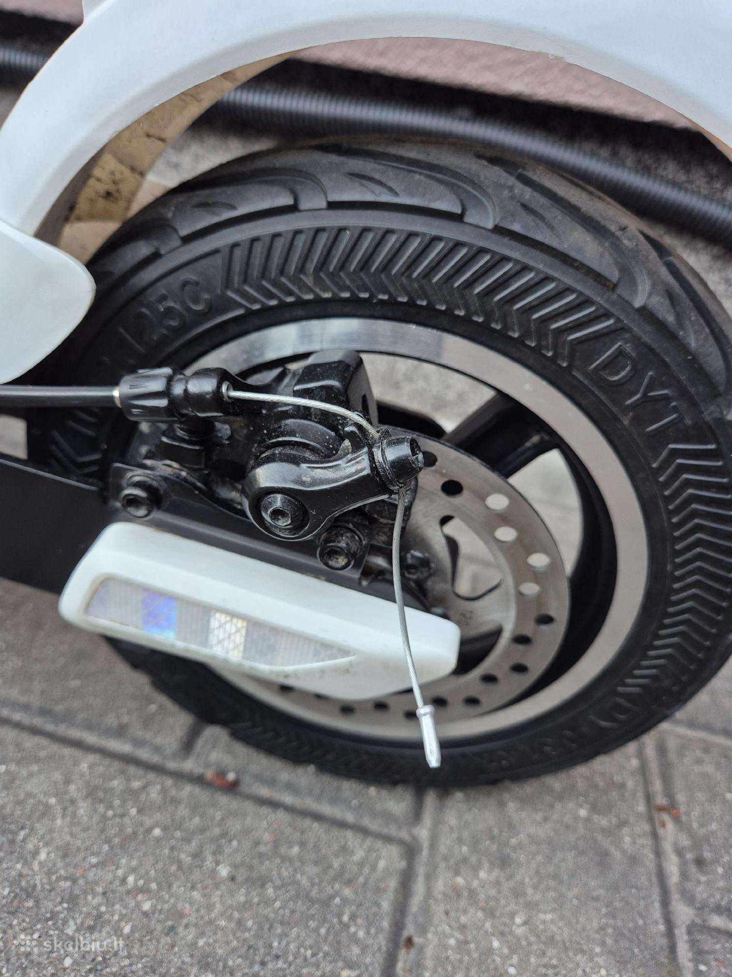 Электрический самокат Beaster Scooter
