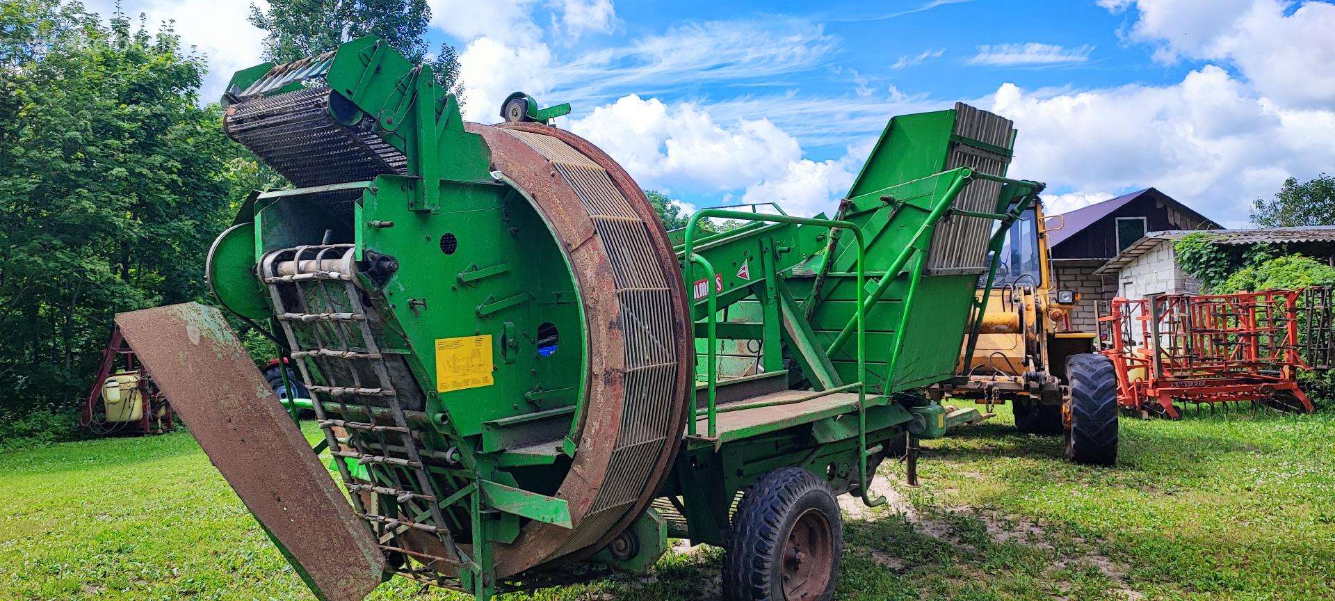 -Kita-, combine harvesters