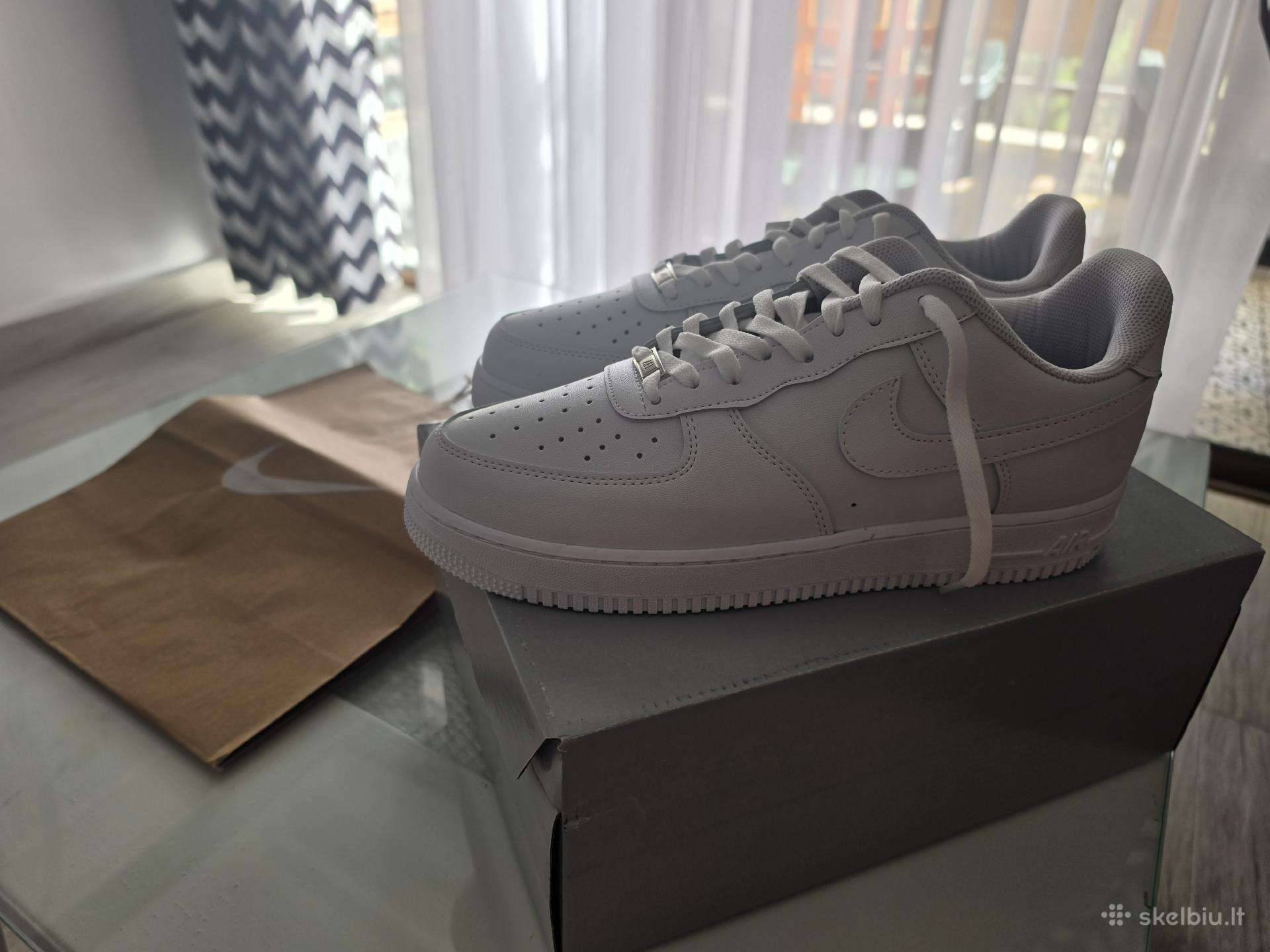 Nike batai