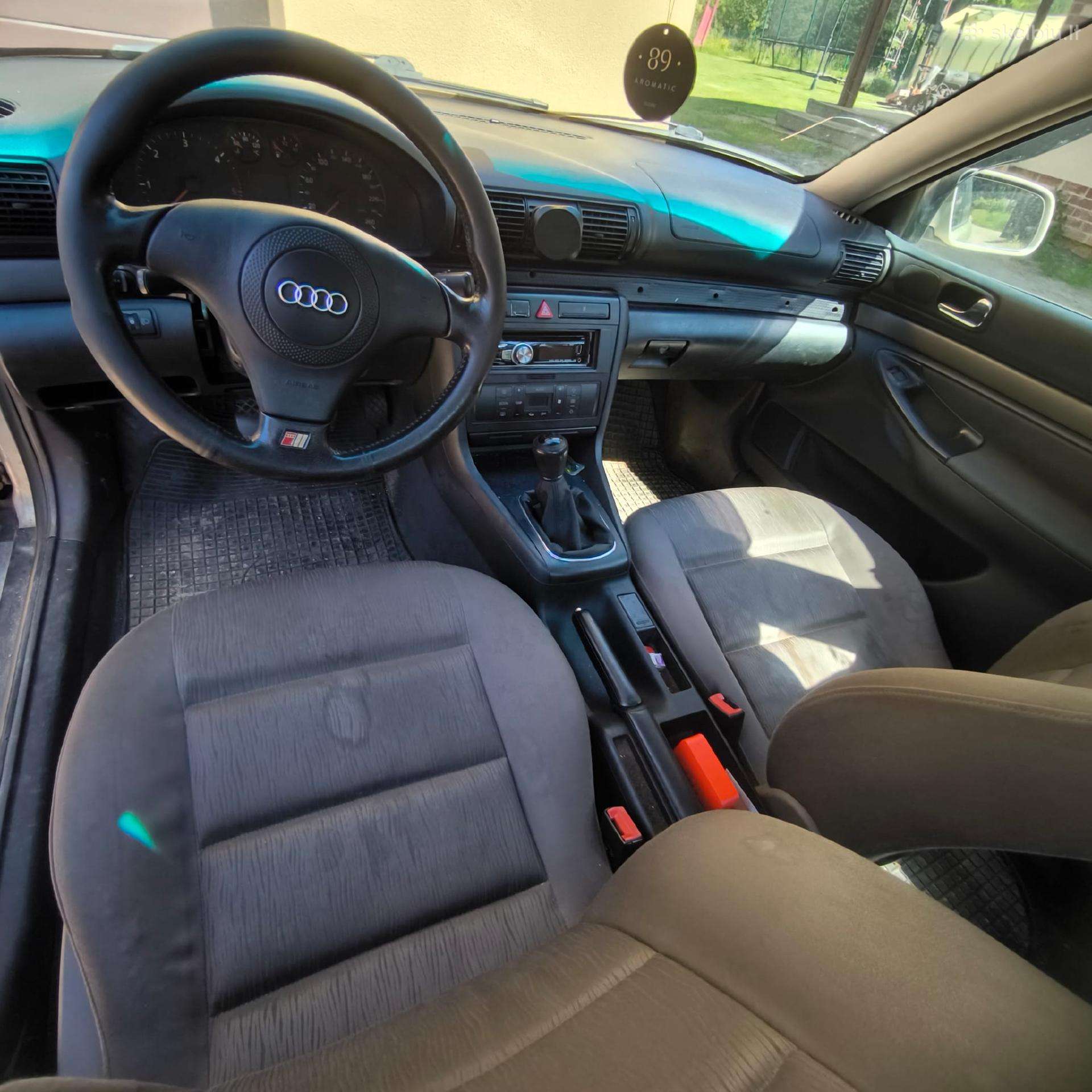 Audi A4, 1.9 l., Седан