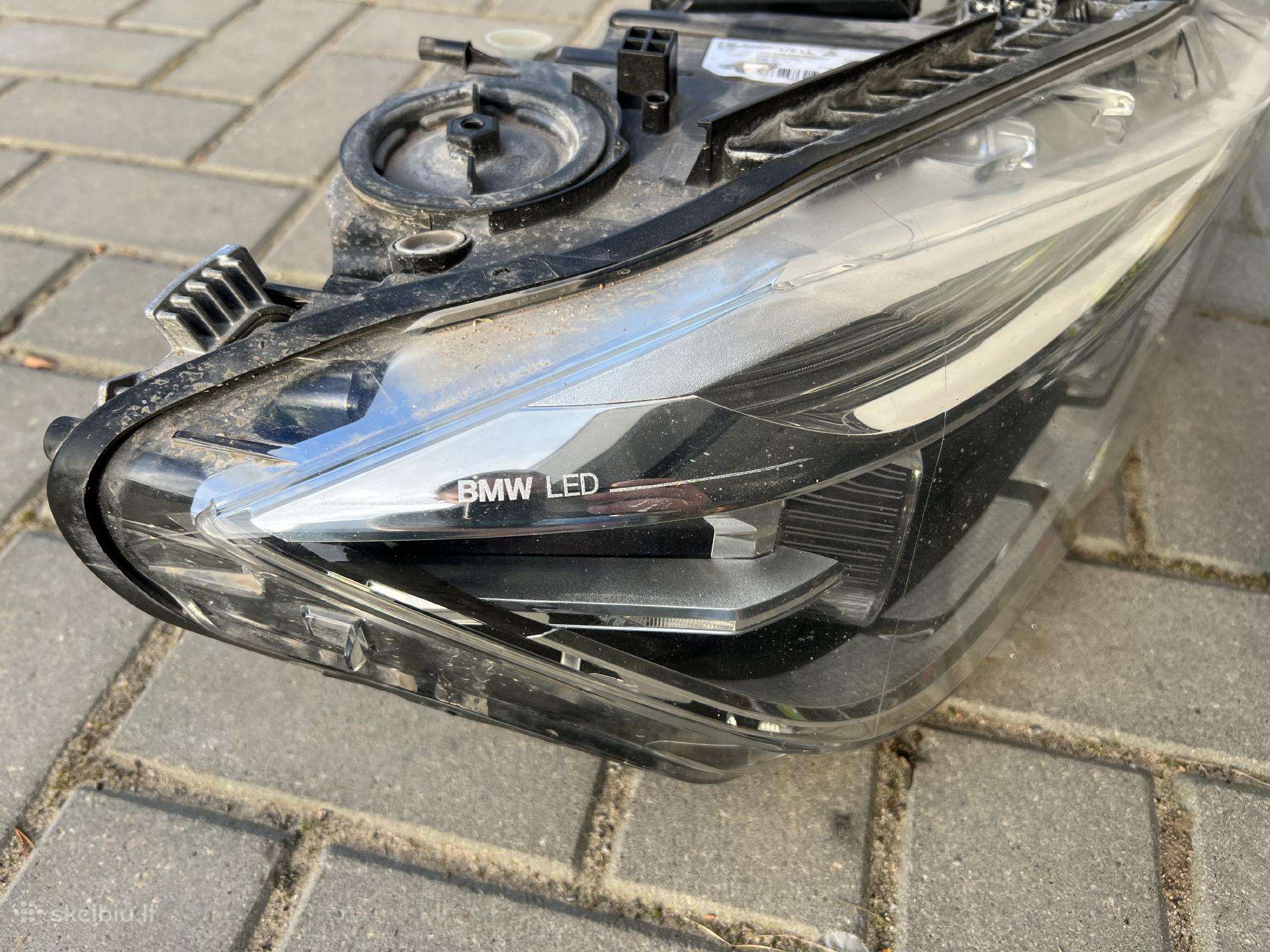 BMW 330 žibintai