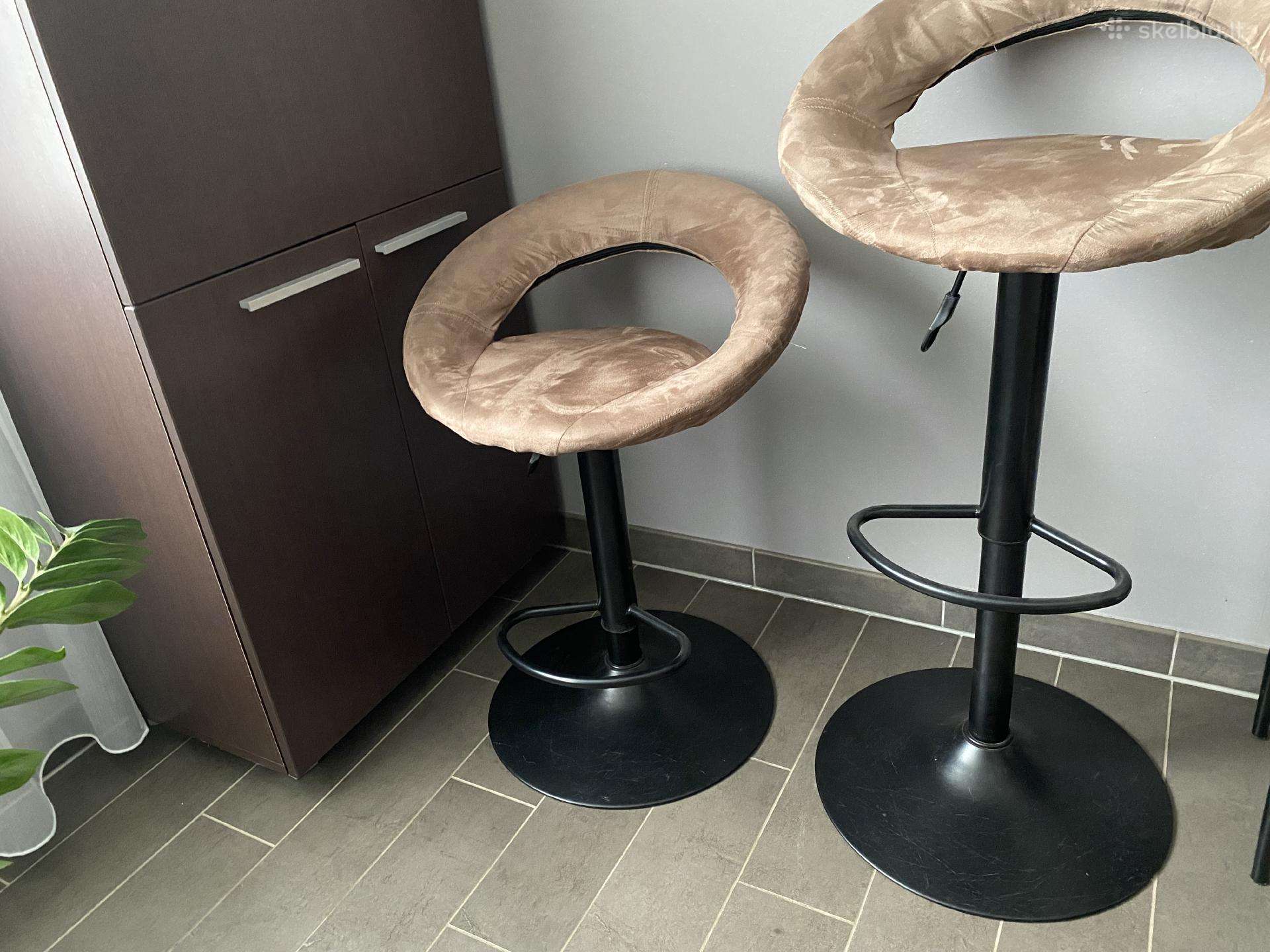 Dvi baro kėdės alkantara ( versta oda)