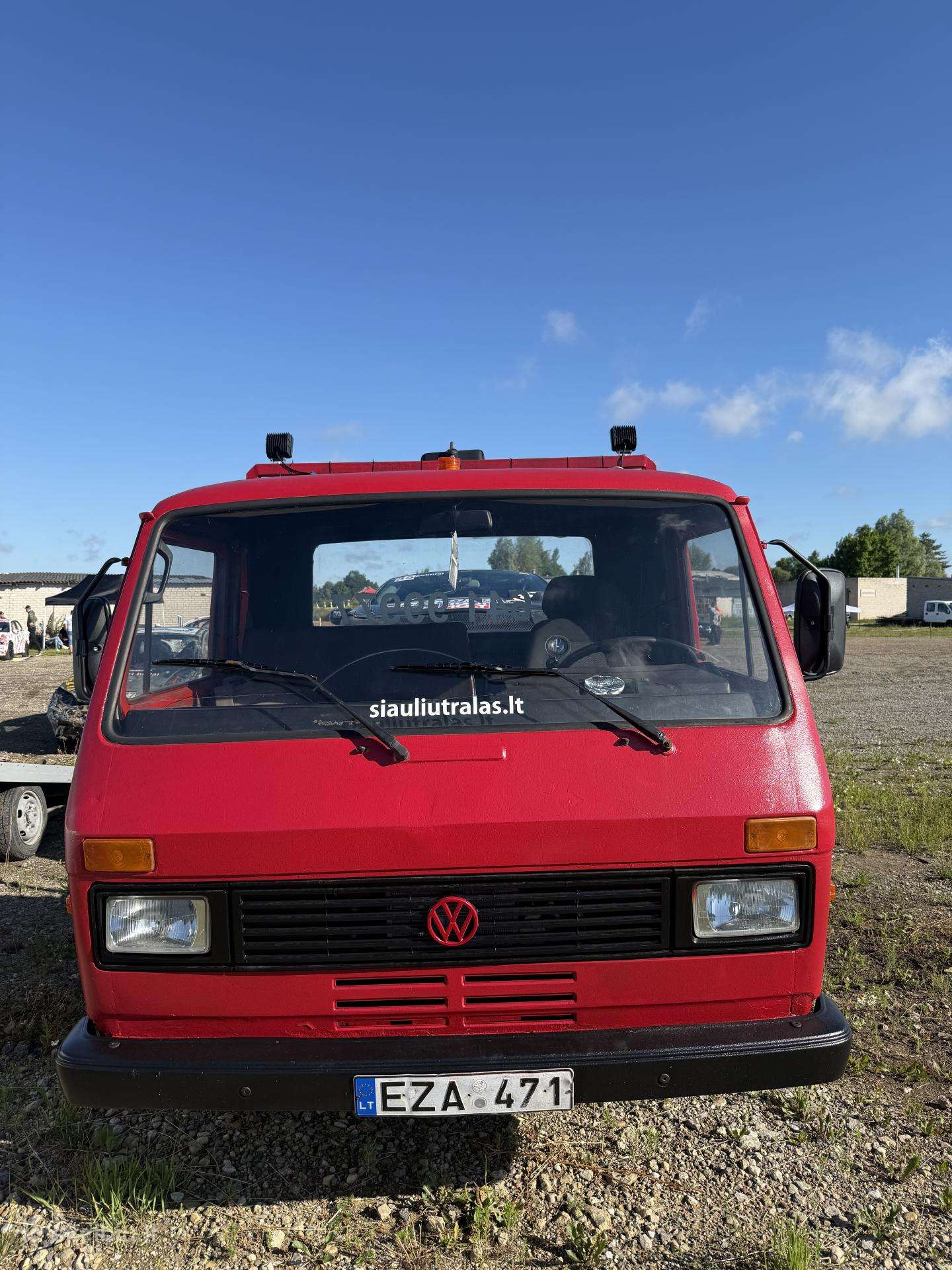 Traliukas šiauliuose,