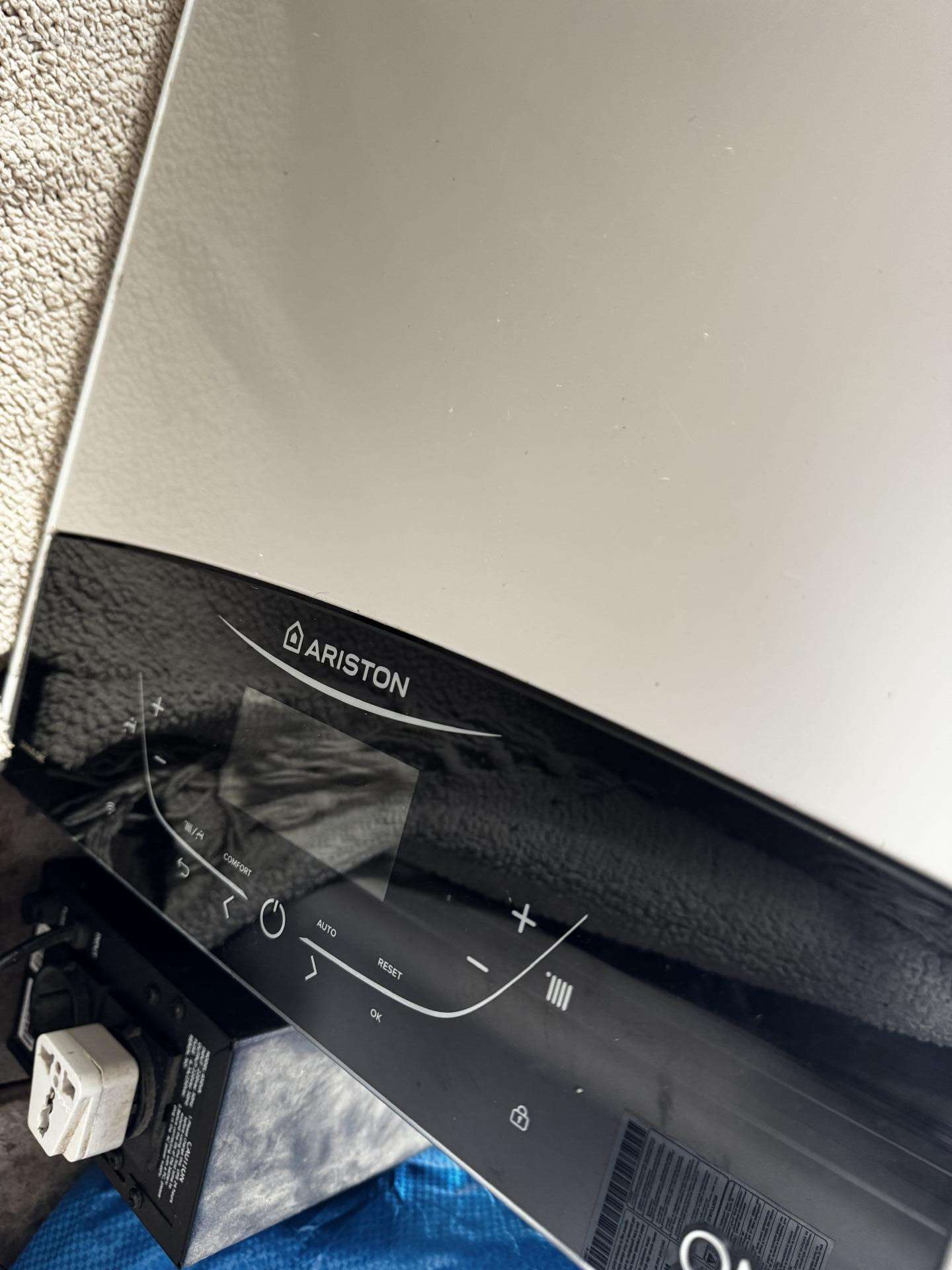 Ariston Genus One System 24 Eu dujinis katilas