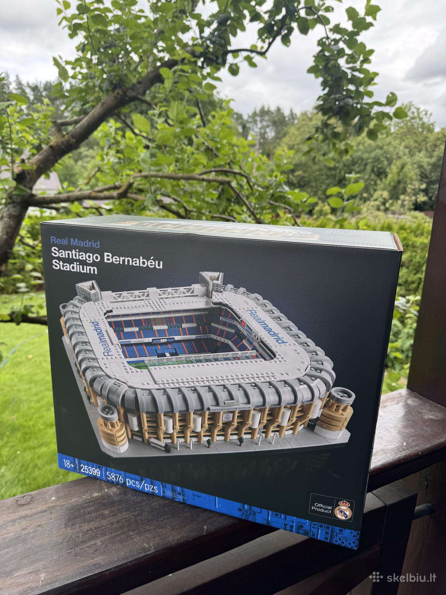 10299 10284 Lego Icons Santiago Bernabeu Camp Nou