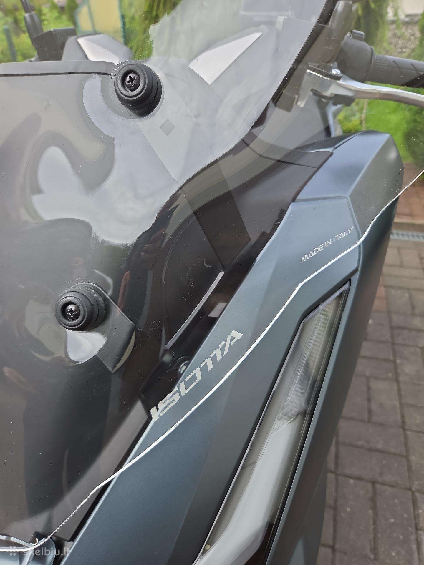 Honda PCX, scooters / mopeds