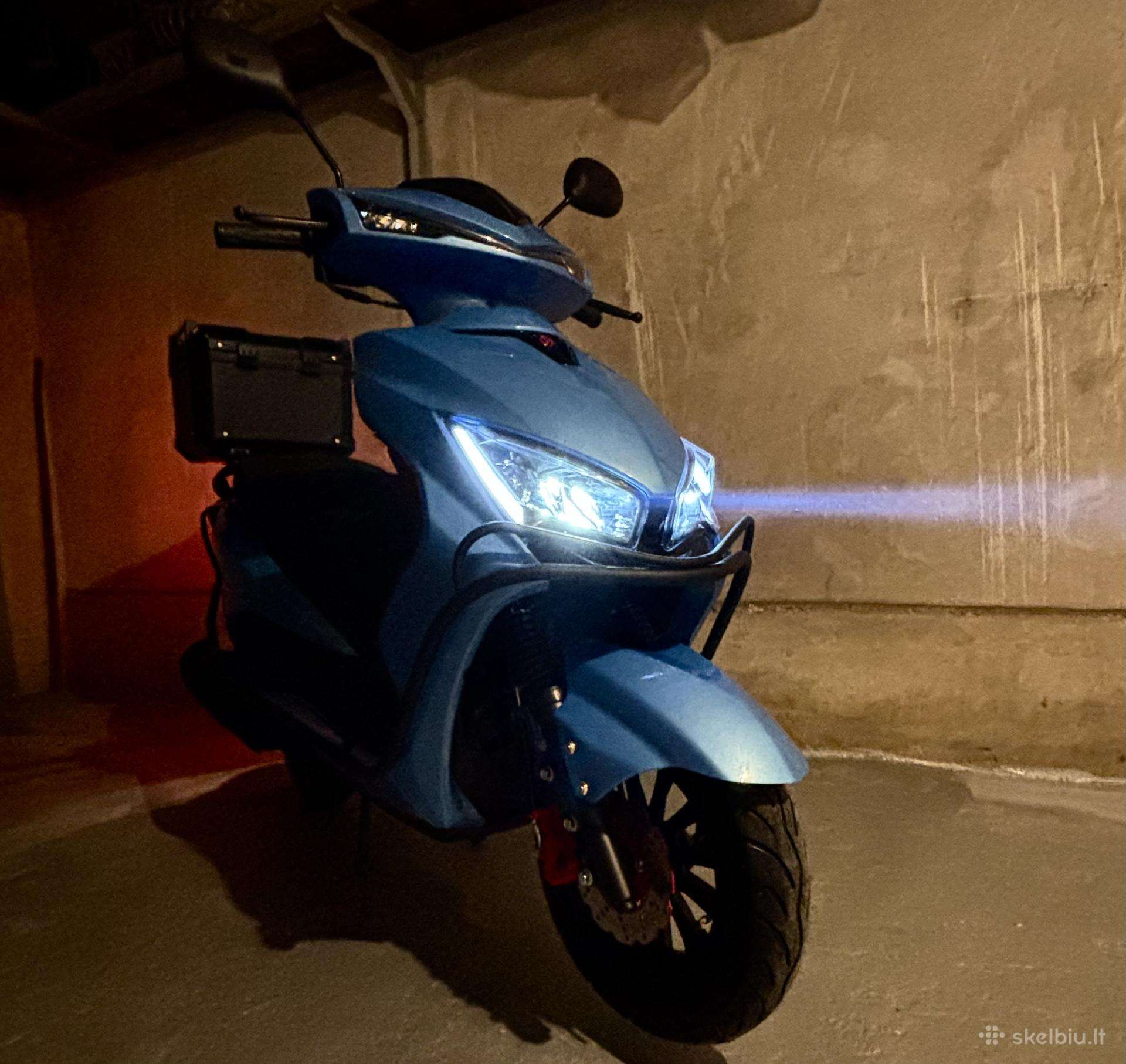 Yamaha Cygnus 49cc, scooters / mopeds