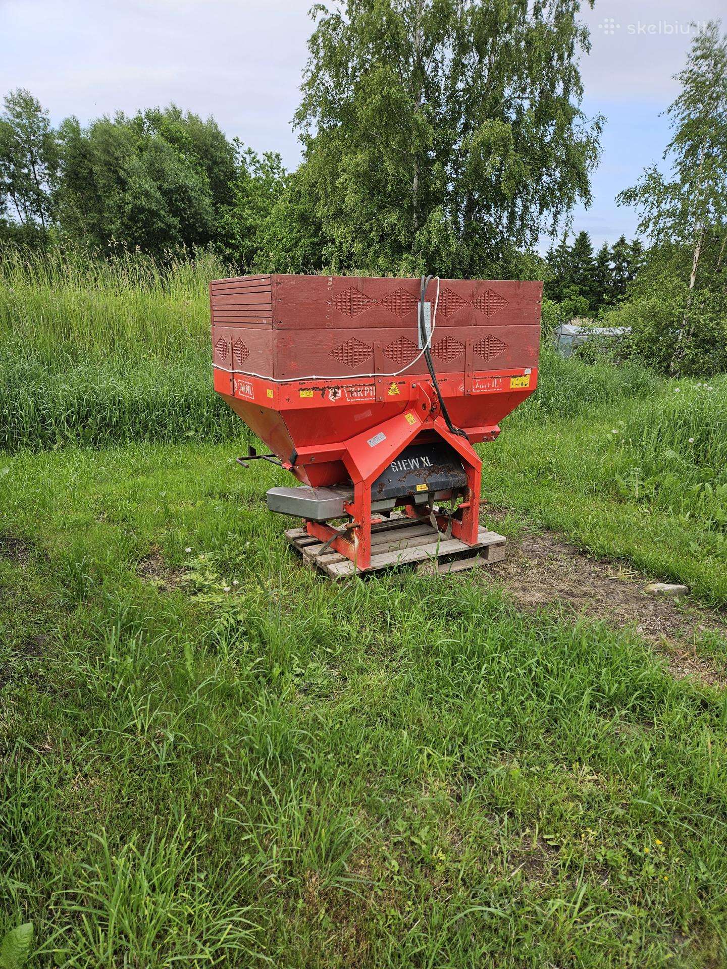 Volvo 830, kombaini
