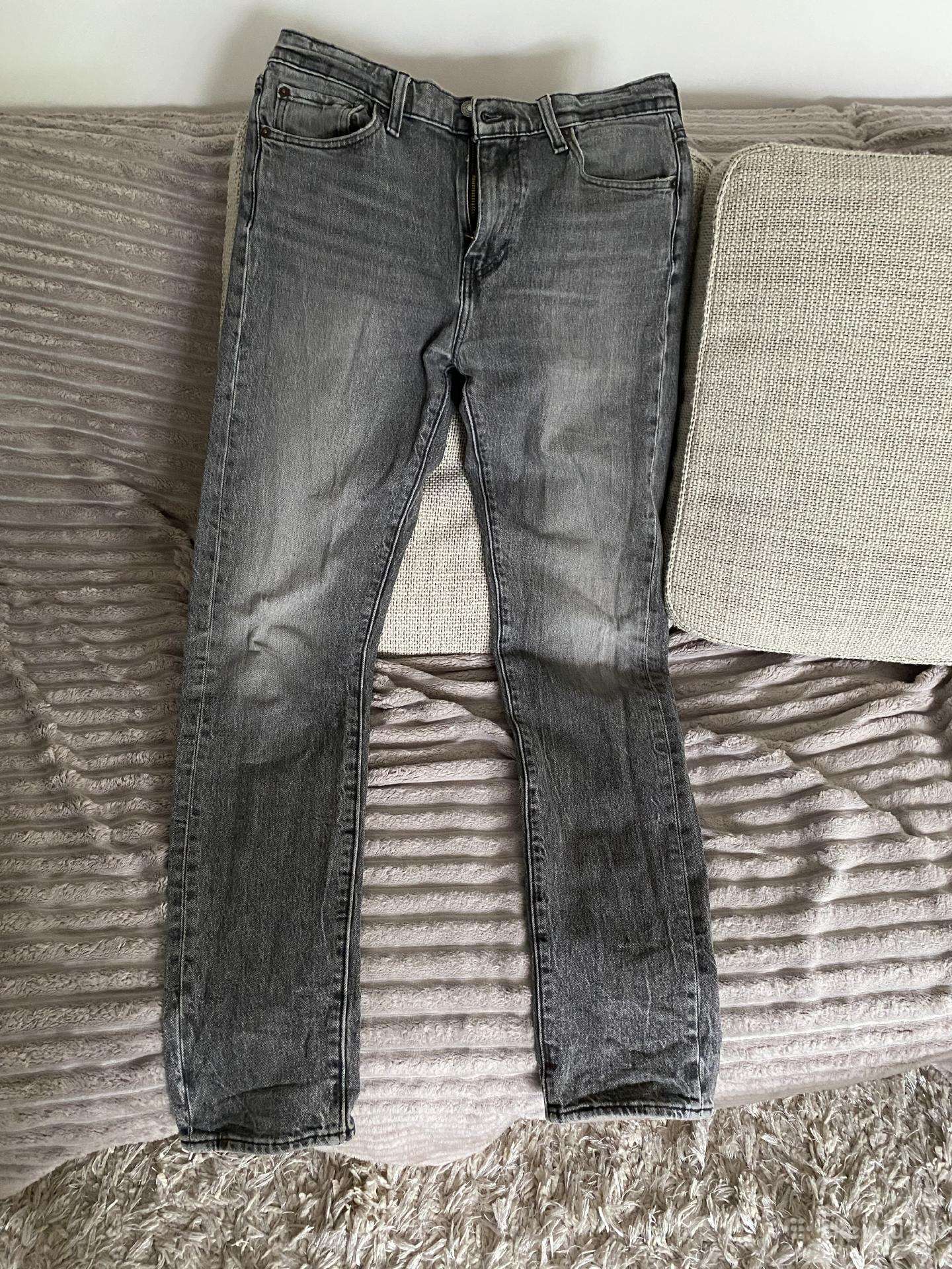 Dzinsai Levis 32x34