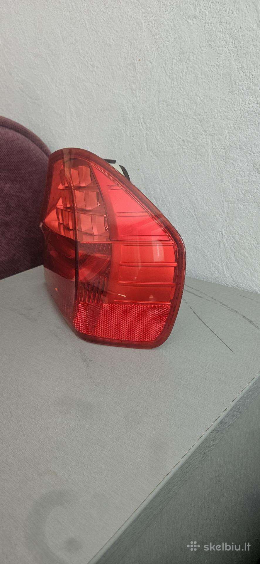BMW 320 lights