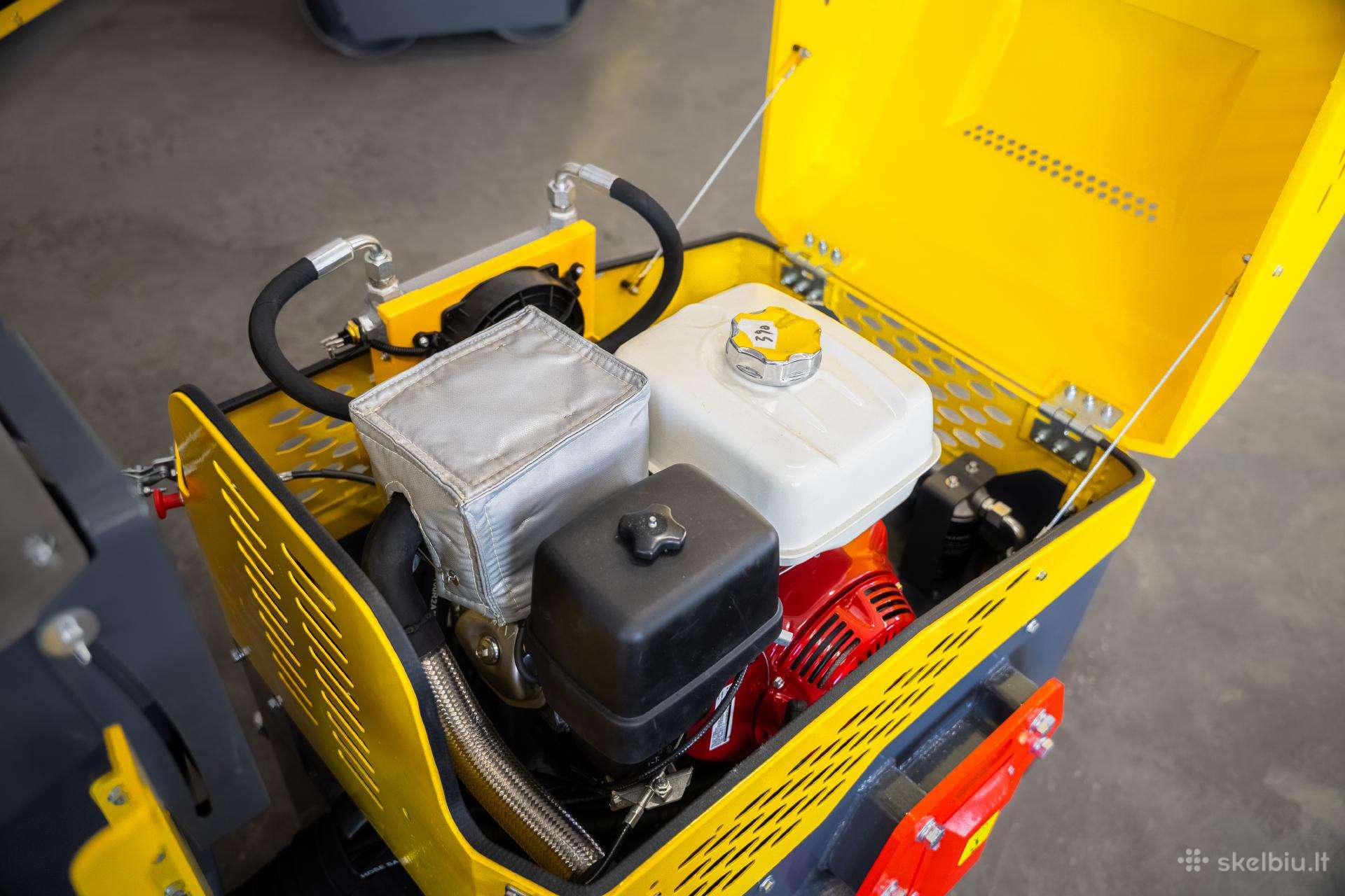 -Kita- Liftrex 700S, vibrator / compactor