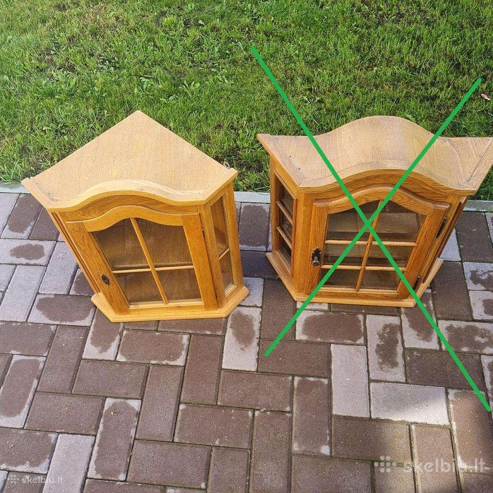 Kampinė,kabinama ąžuolo spintelė/bufetukas