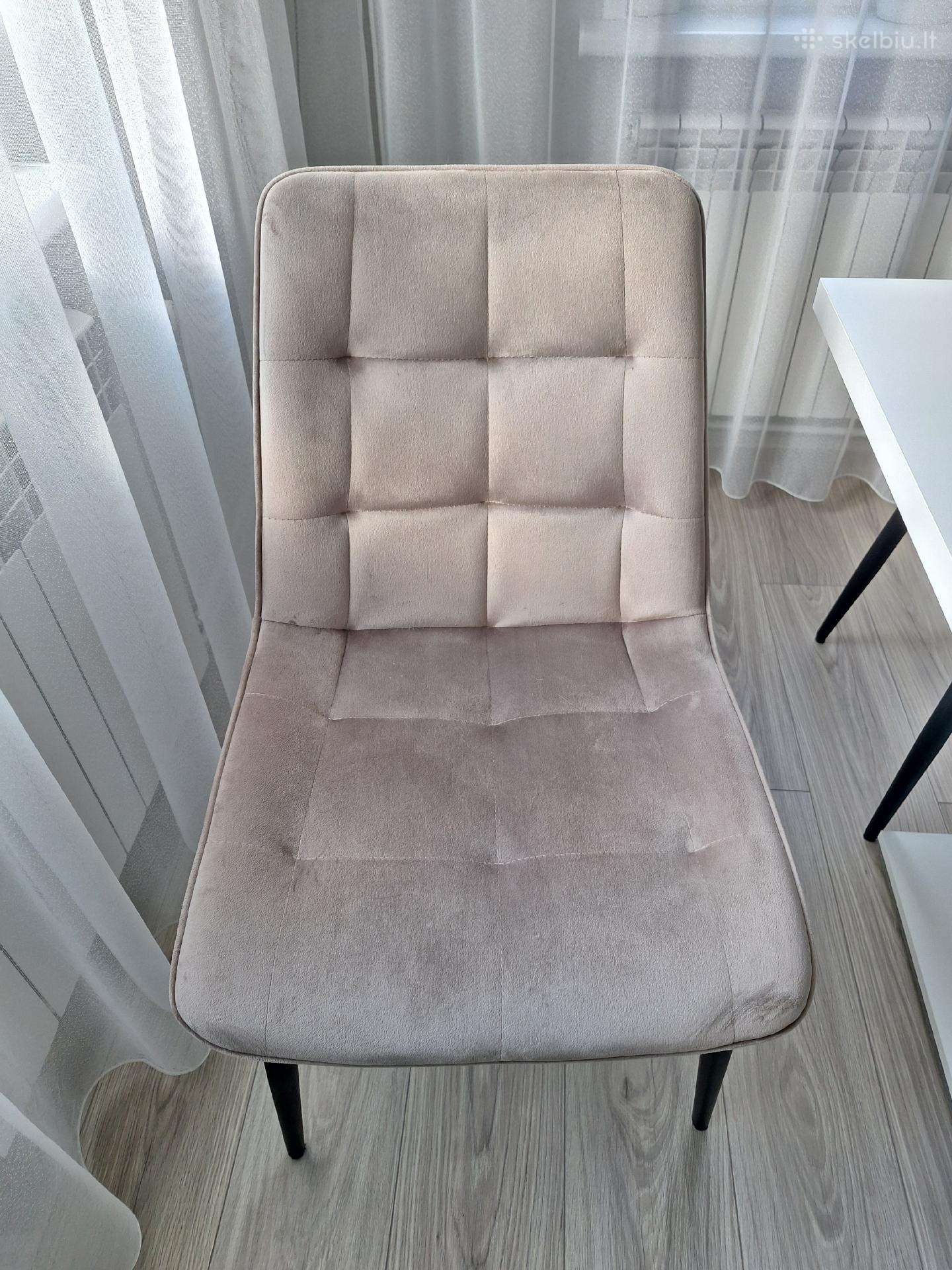 Parduodu 2 valgomojo kėdes