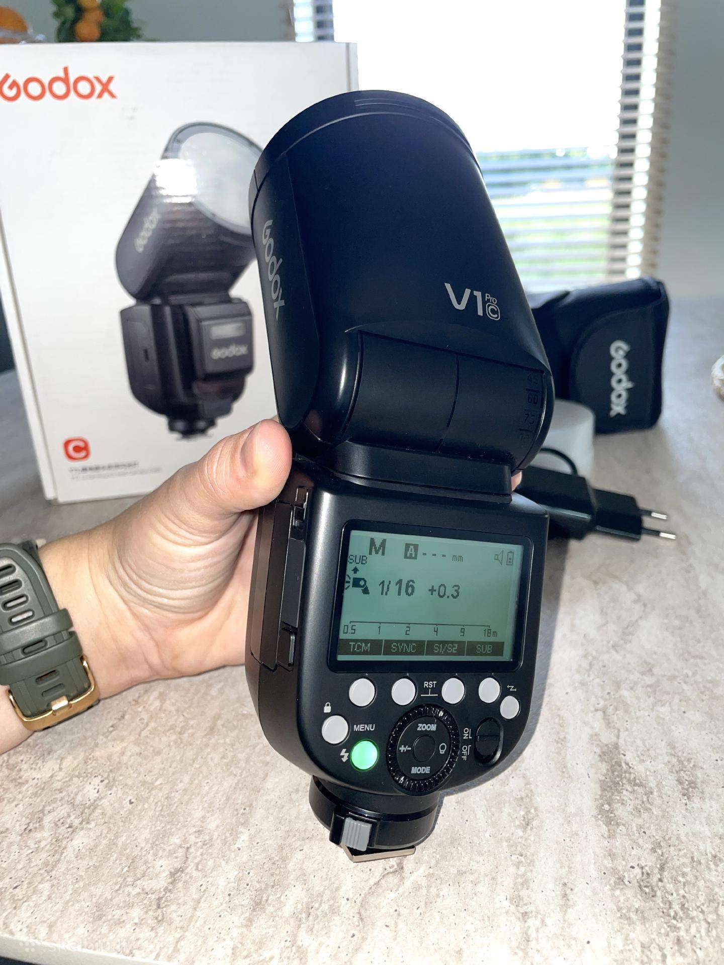 Godox V1pro C blykstė