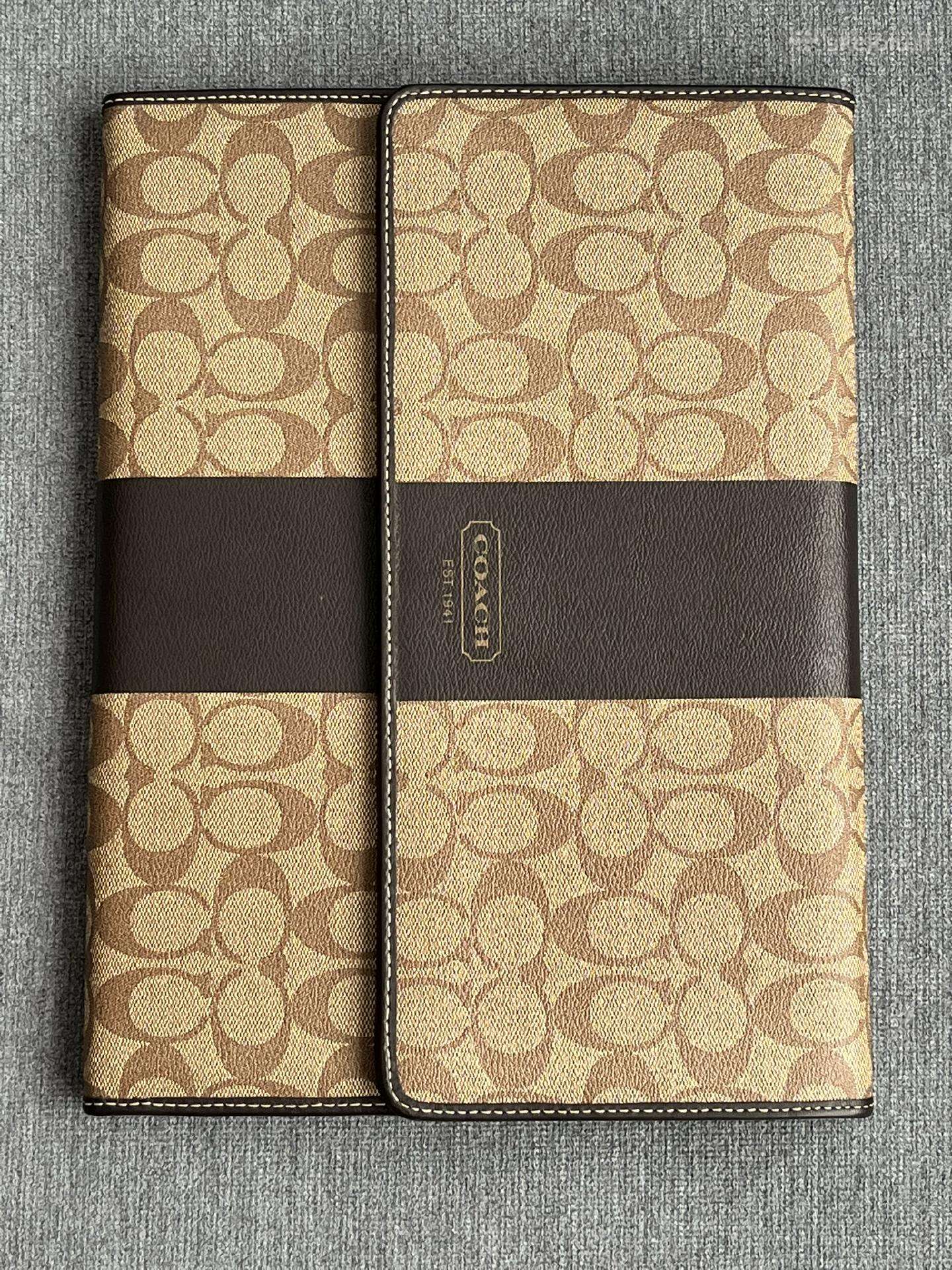 „Coach Heritage Stripe“ odinė planšetė