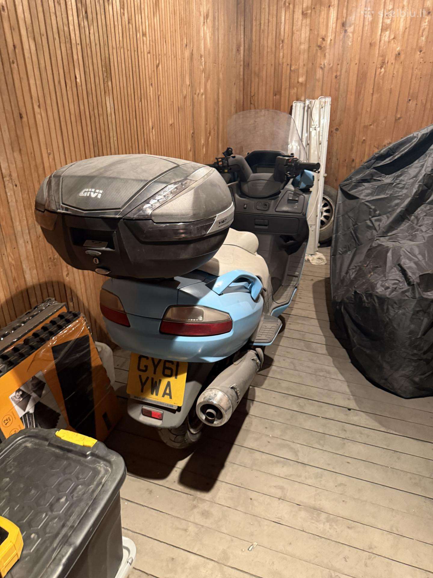 Suzuki Burgman, scooters / mopeds