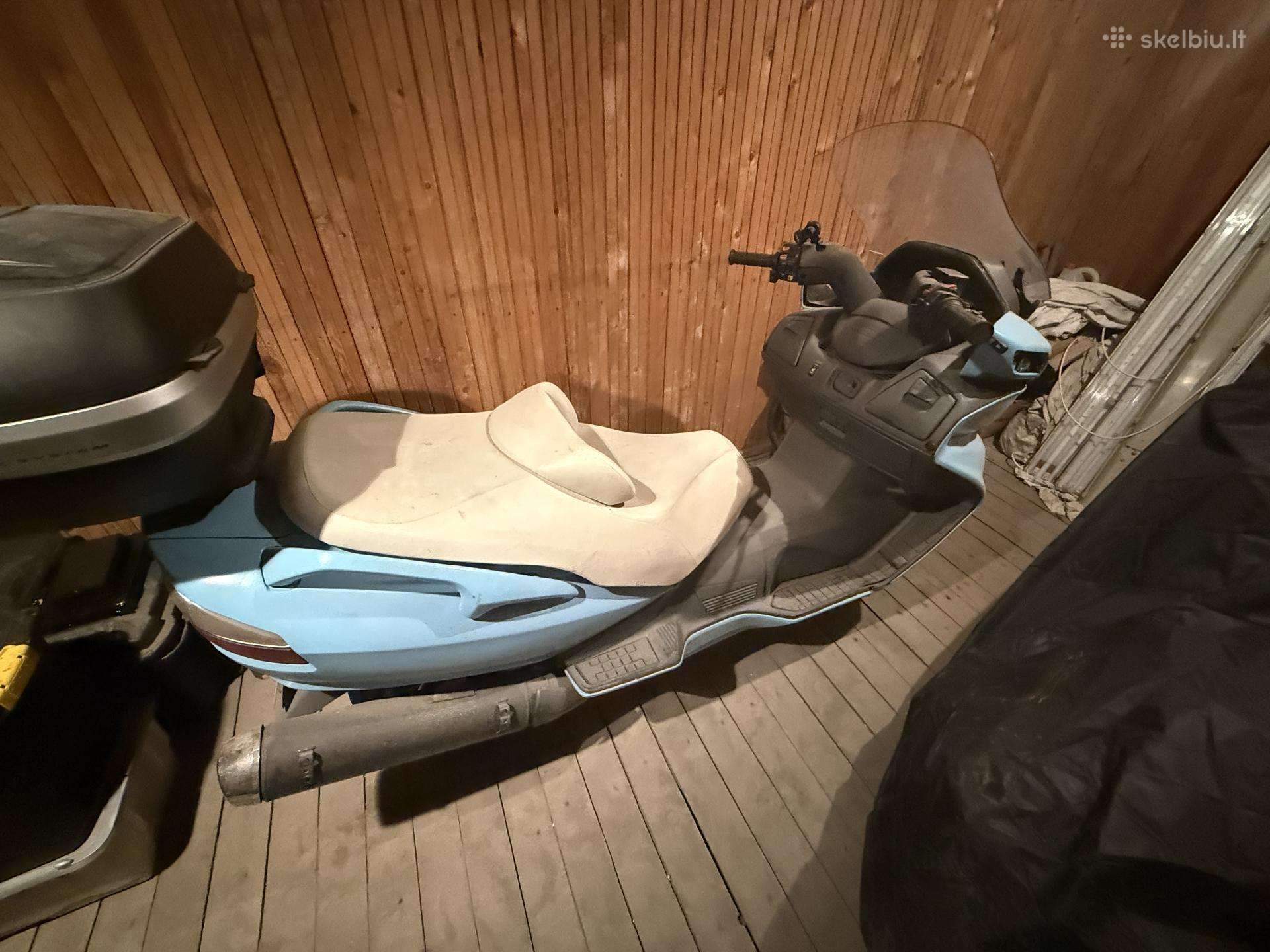 Suzuki Burgman, scooters / mopeds
