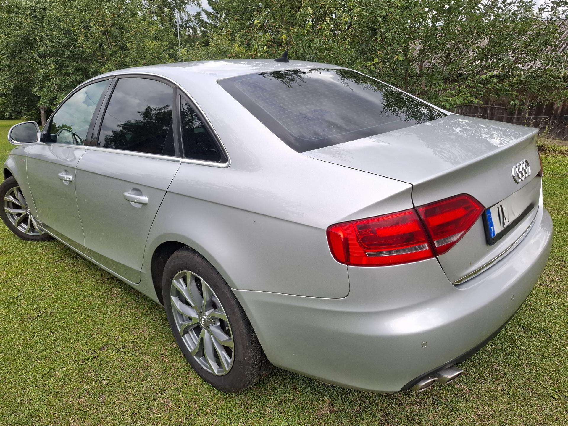 Audi A4, 2.0 l., Седан