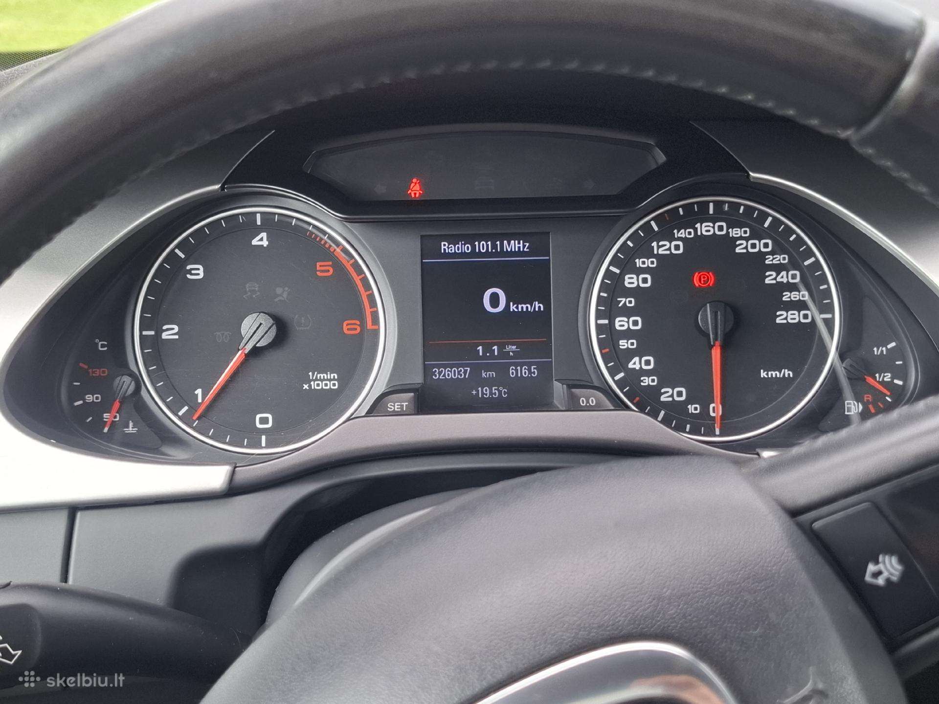 Audi A4, 2.0 l., Седан