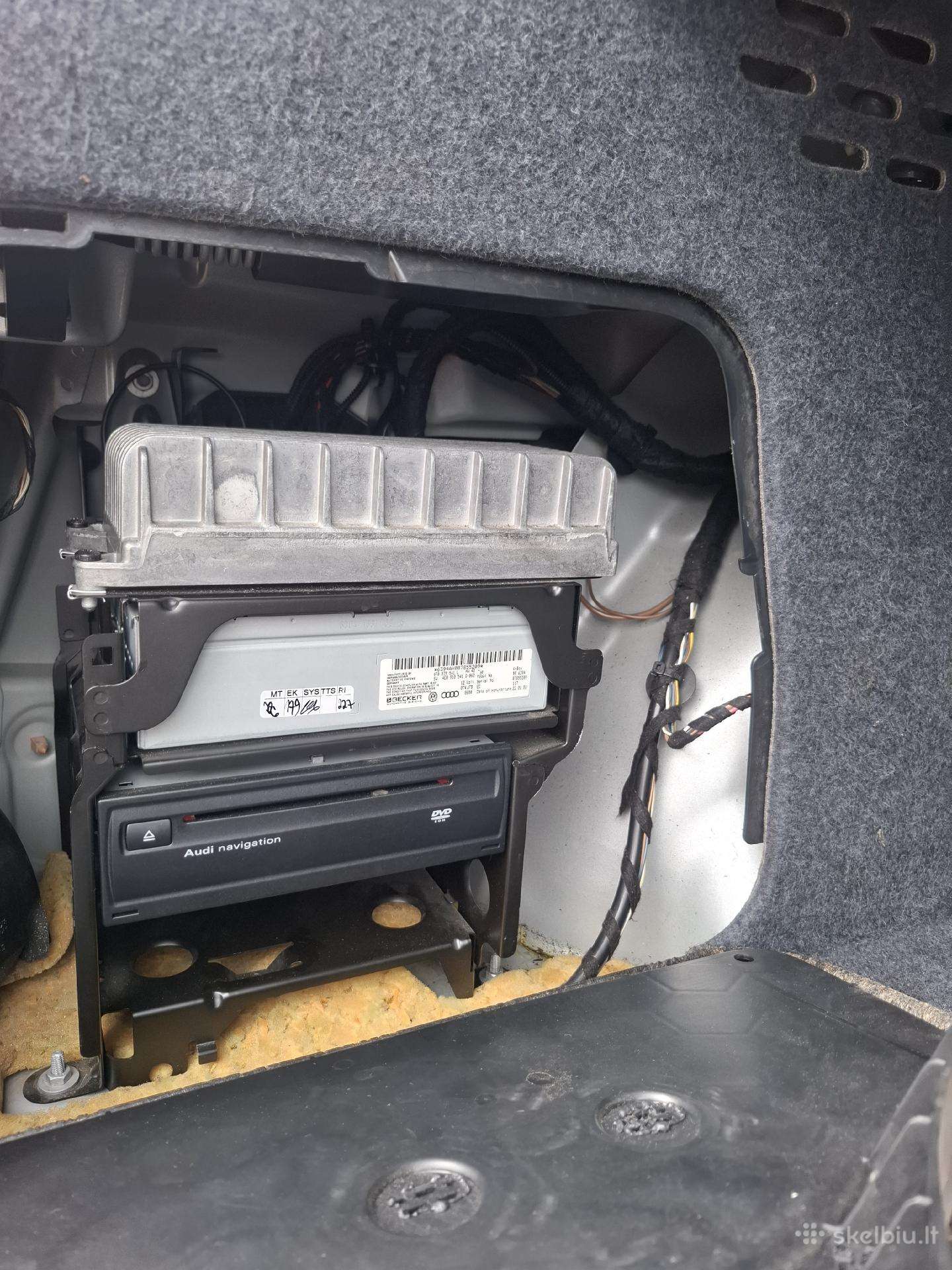 Audi A4, 2.0 l., Седан