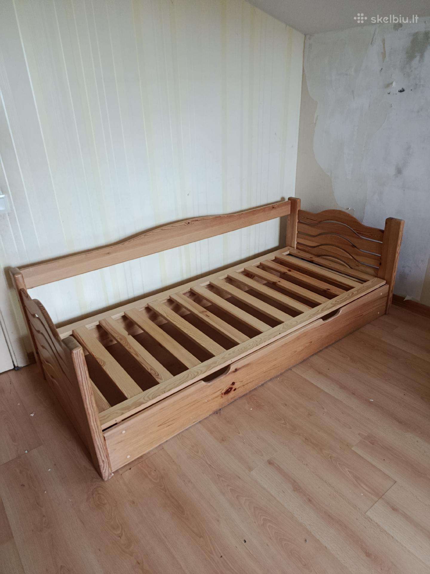 Atiduodama vaikiška lova