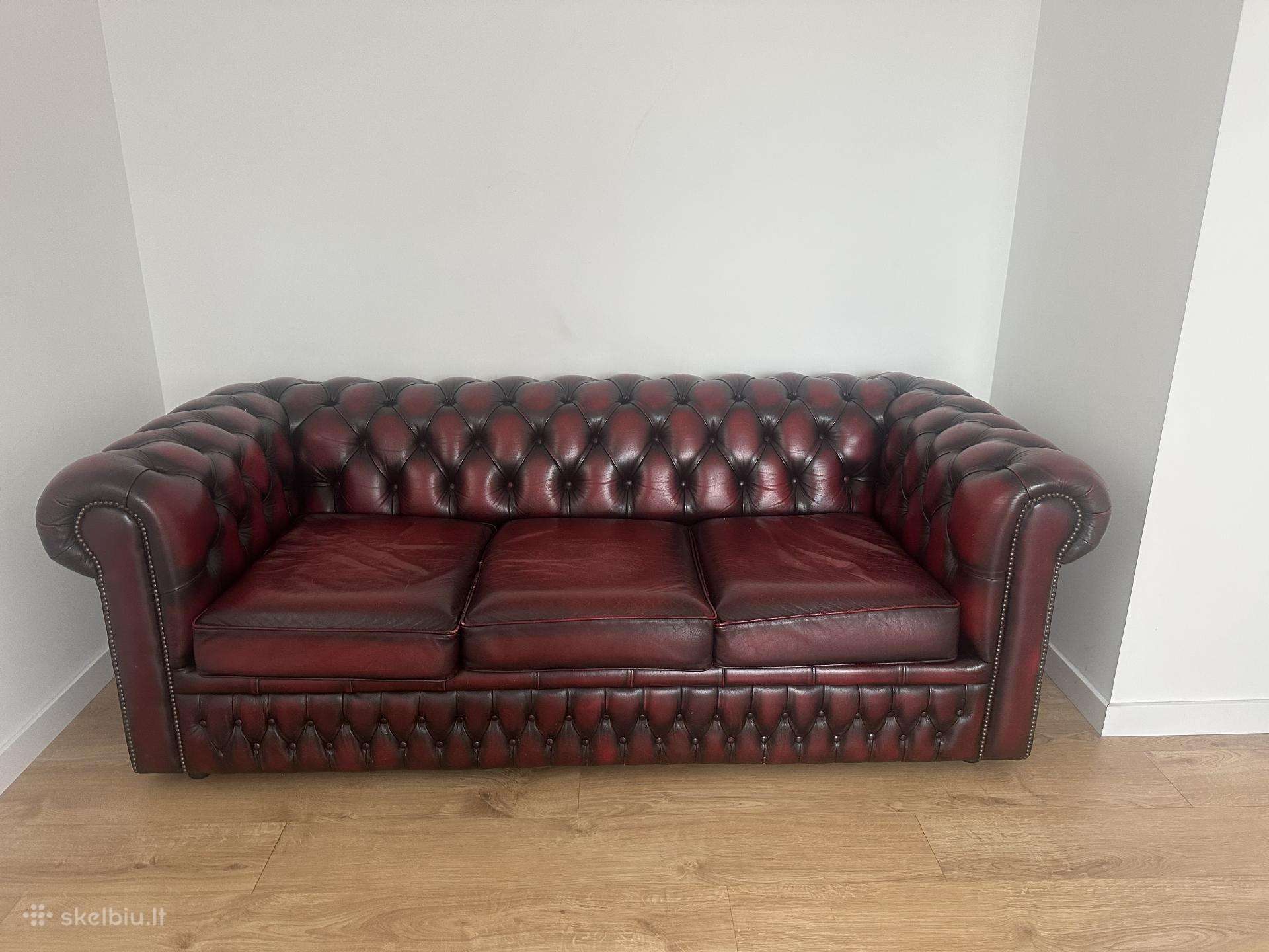 Natūralios odos Chesterfield sofa-lova su miegama