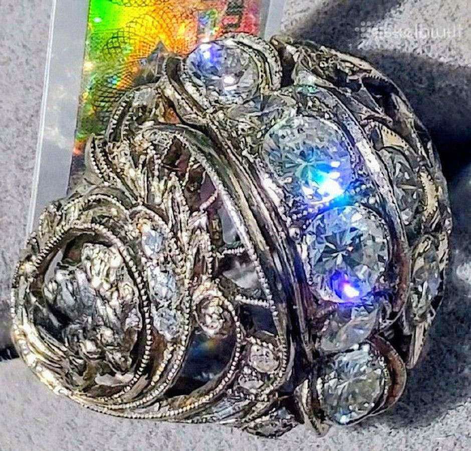 Moteriškas 750 Au Ziedas 1.82ct Jakut Briliantais