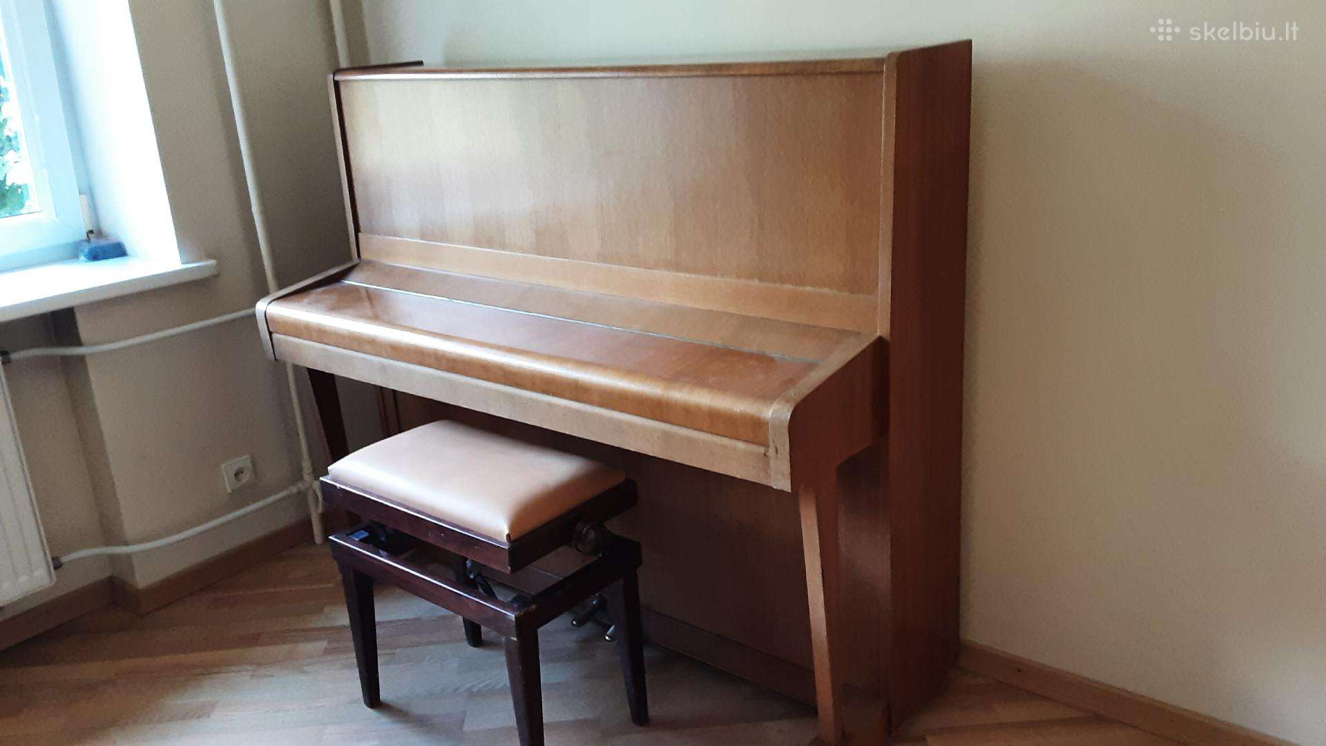 Pianinas Petrof