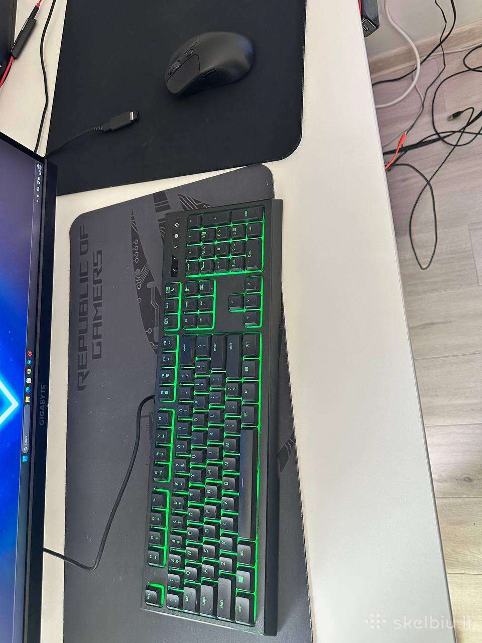 Razer Ornata Chroma ir Keychron M3 Wireless