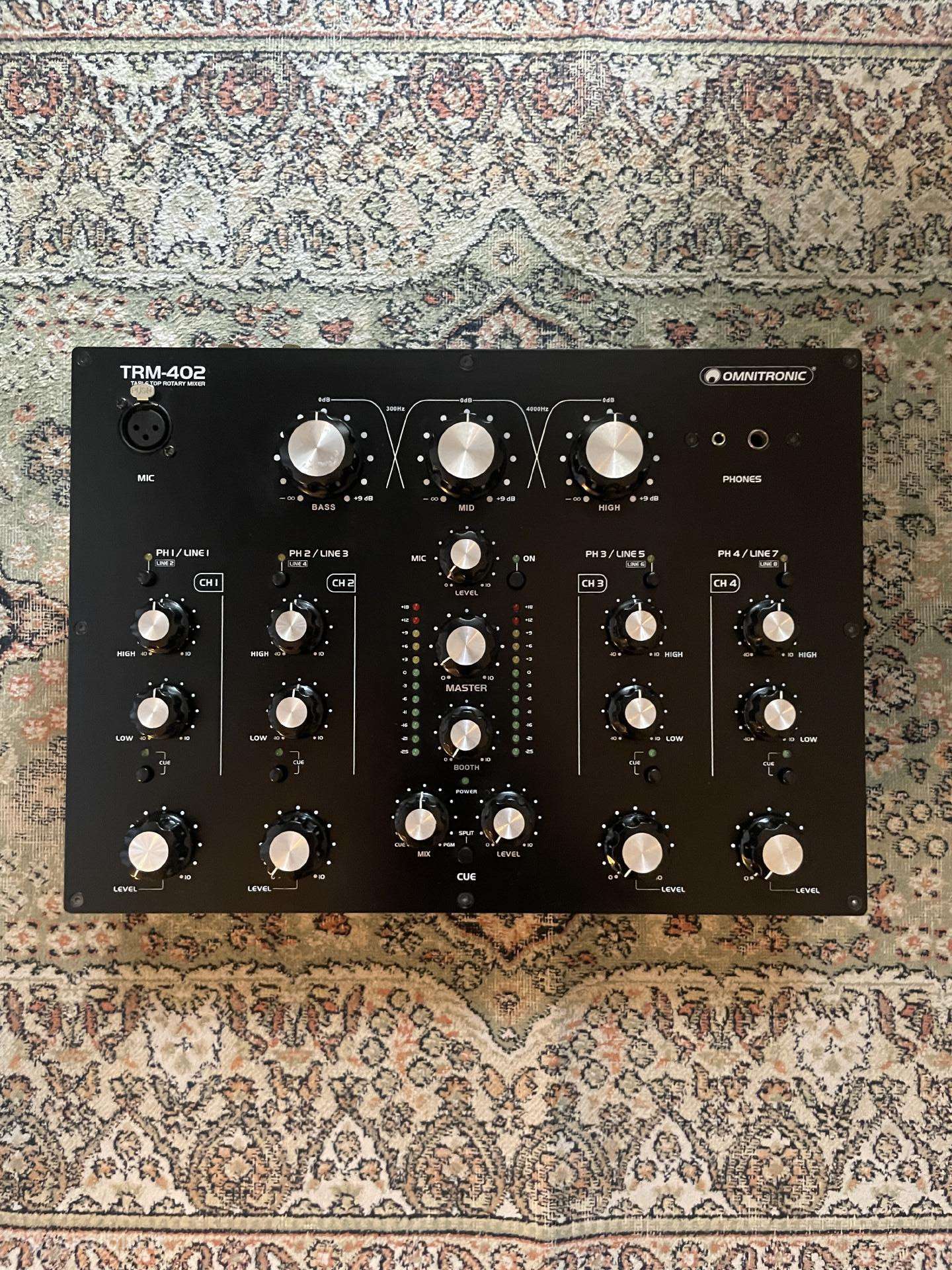 Omnitronic trm-402 rotary mikseris