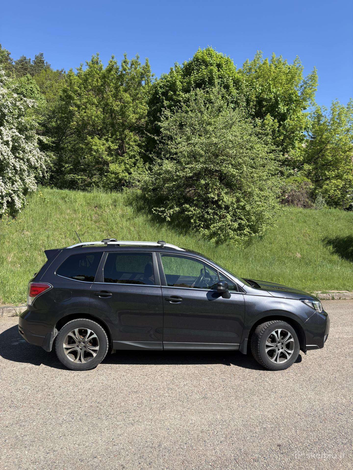 Subaru Forester, 2.0 l., off-road / crossover