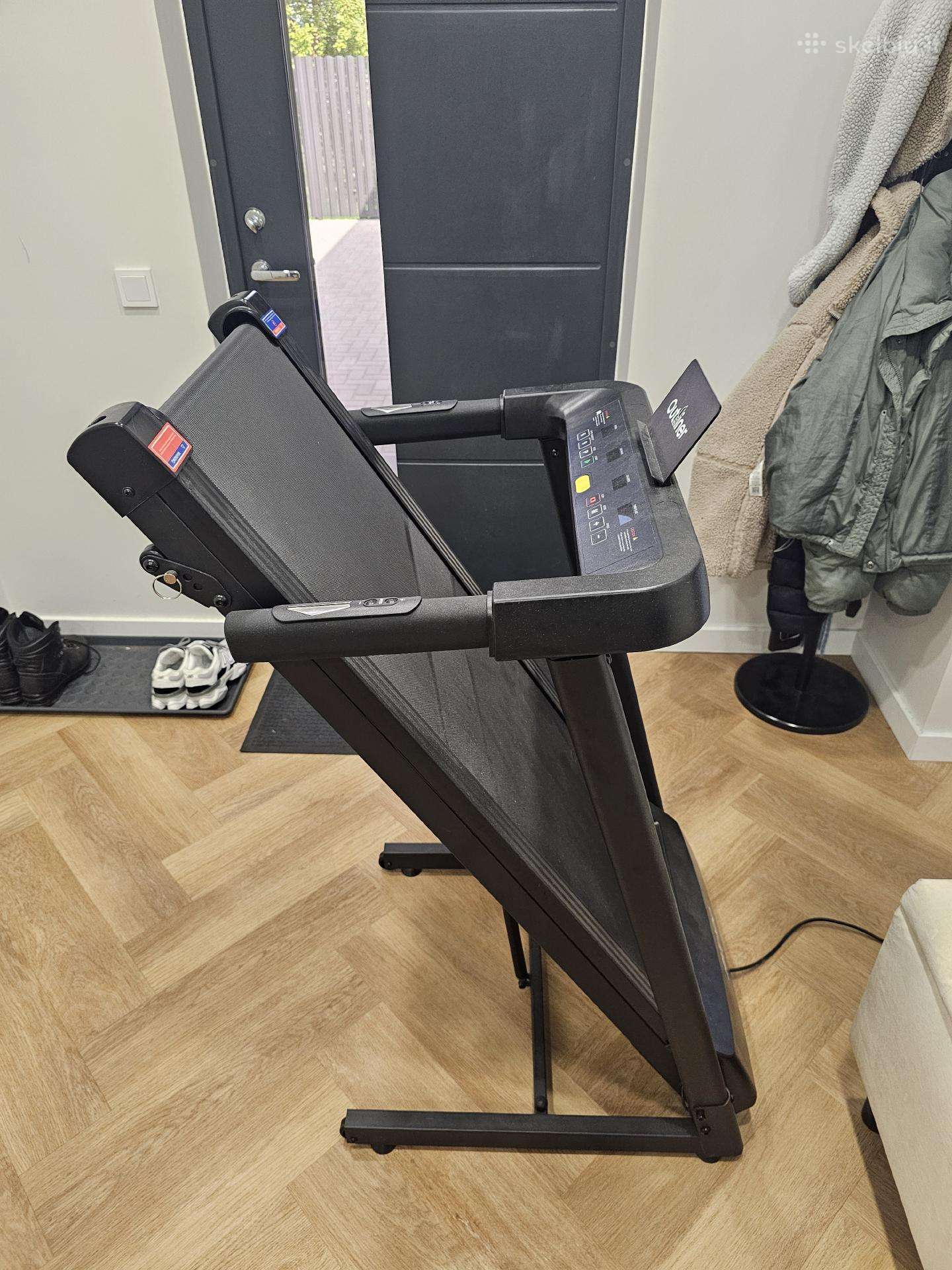 Bėgimo takelis "outliner"sulankstomas, elektrinis