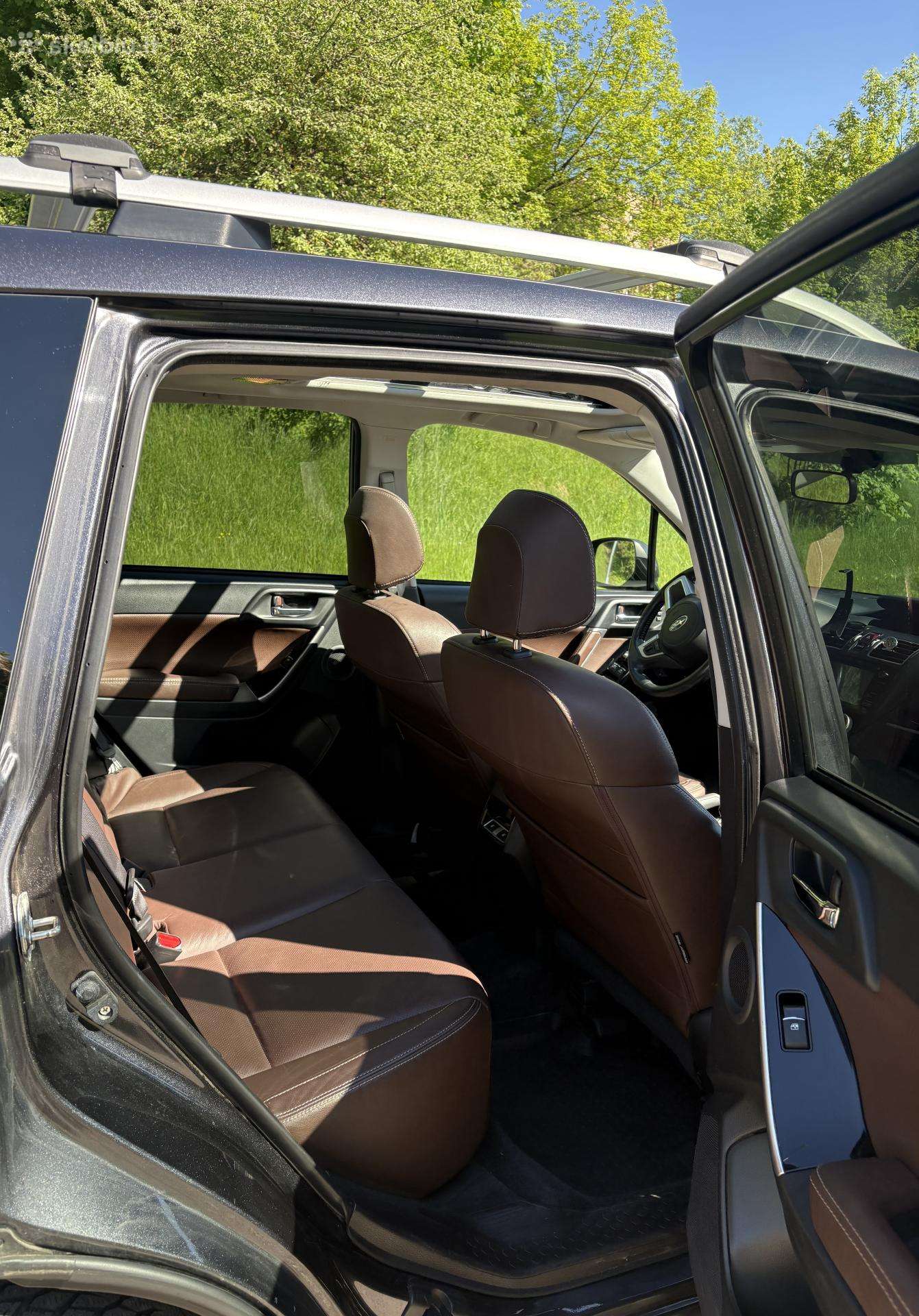 Subaru Forester, 2.0 l., off-road / crossover