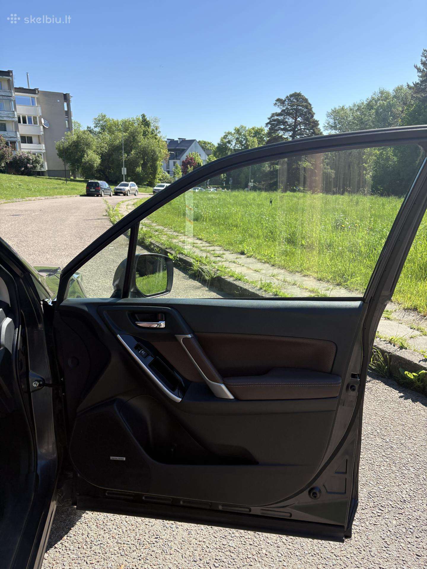 Subaru Forester, 2.0 l., off-road / crossover