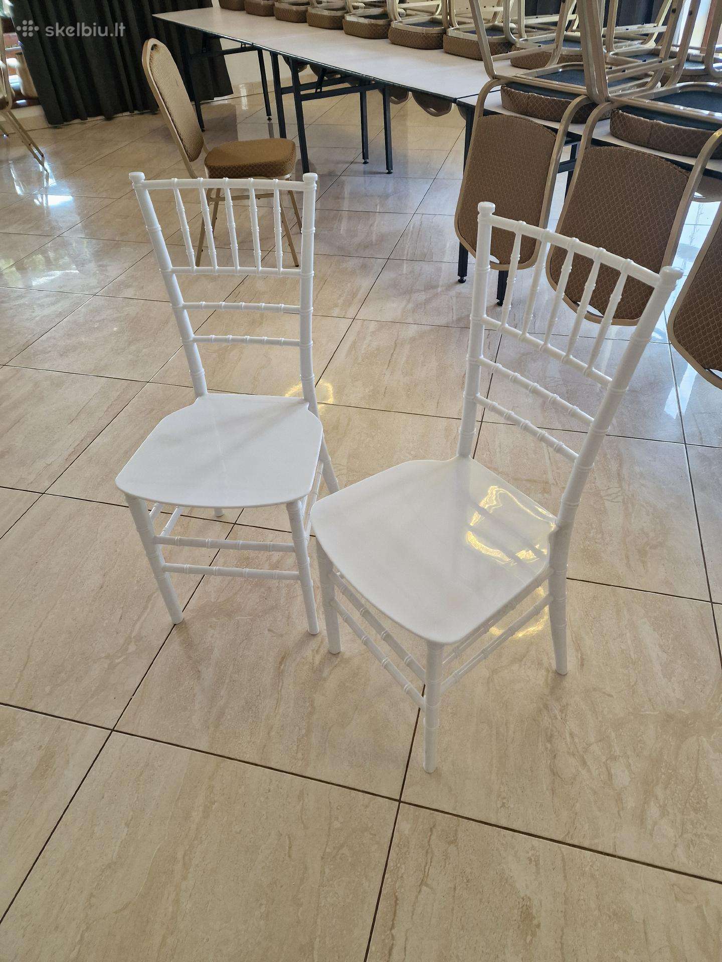 Kėdės Chiavari, baltos ,bambuko imitacija