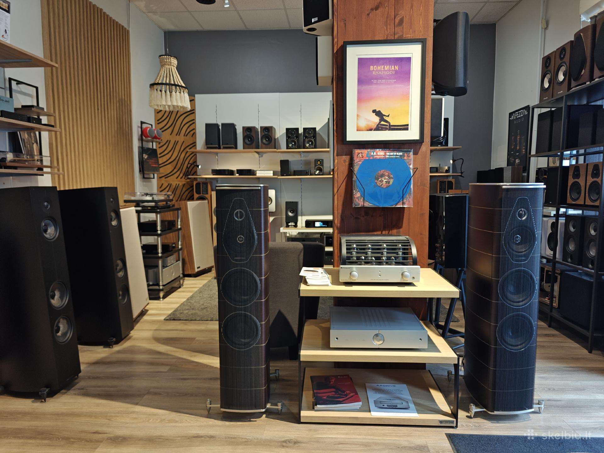 Hifi garso aparatūra - kolonėlės, stiprintuvai.