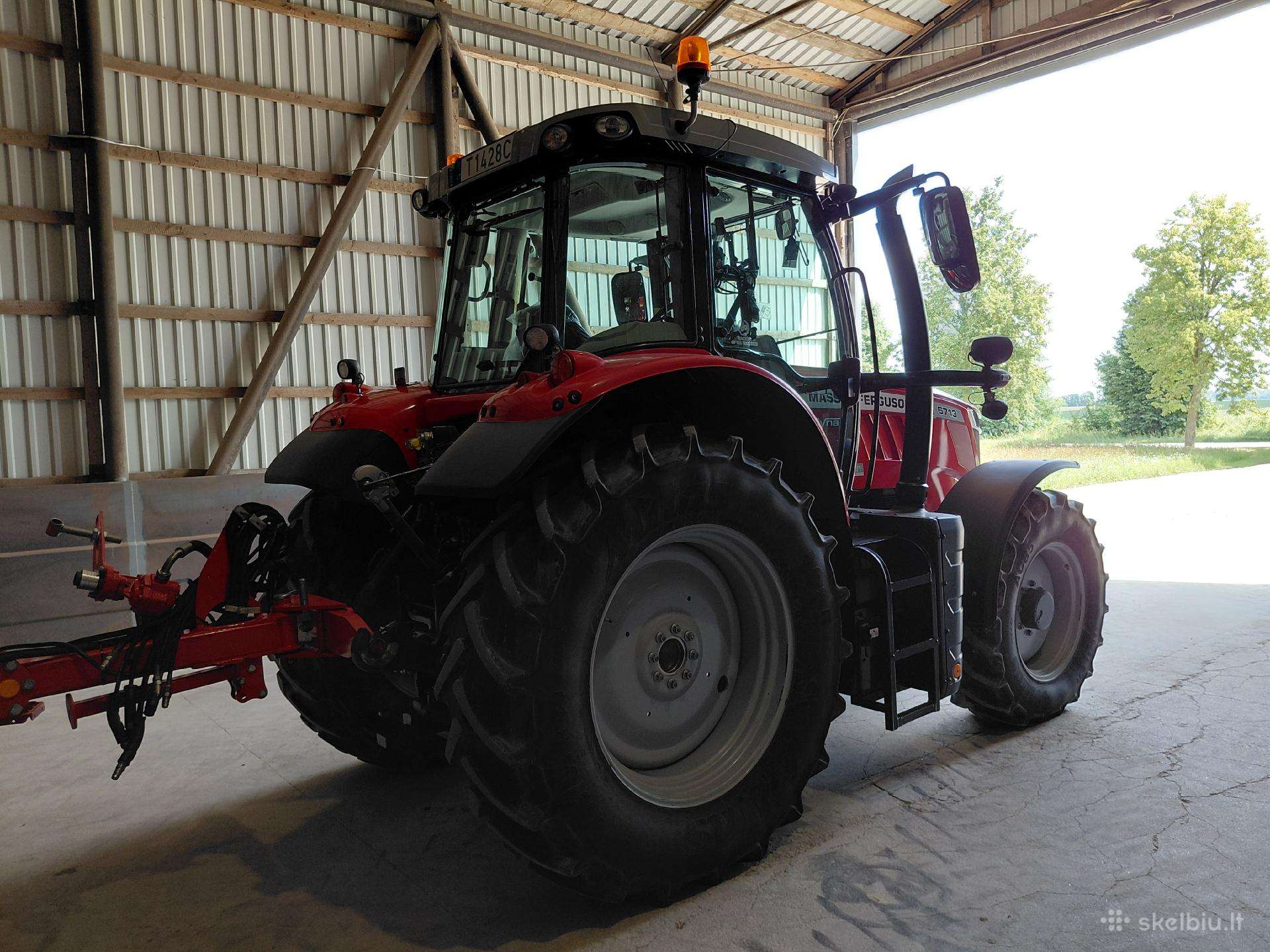 Massey Ferguson 6713, traktoriai