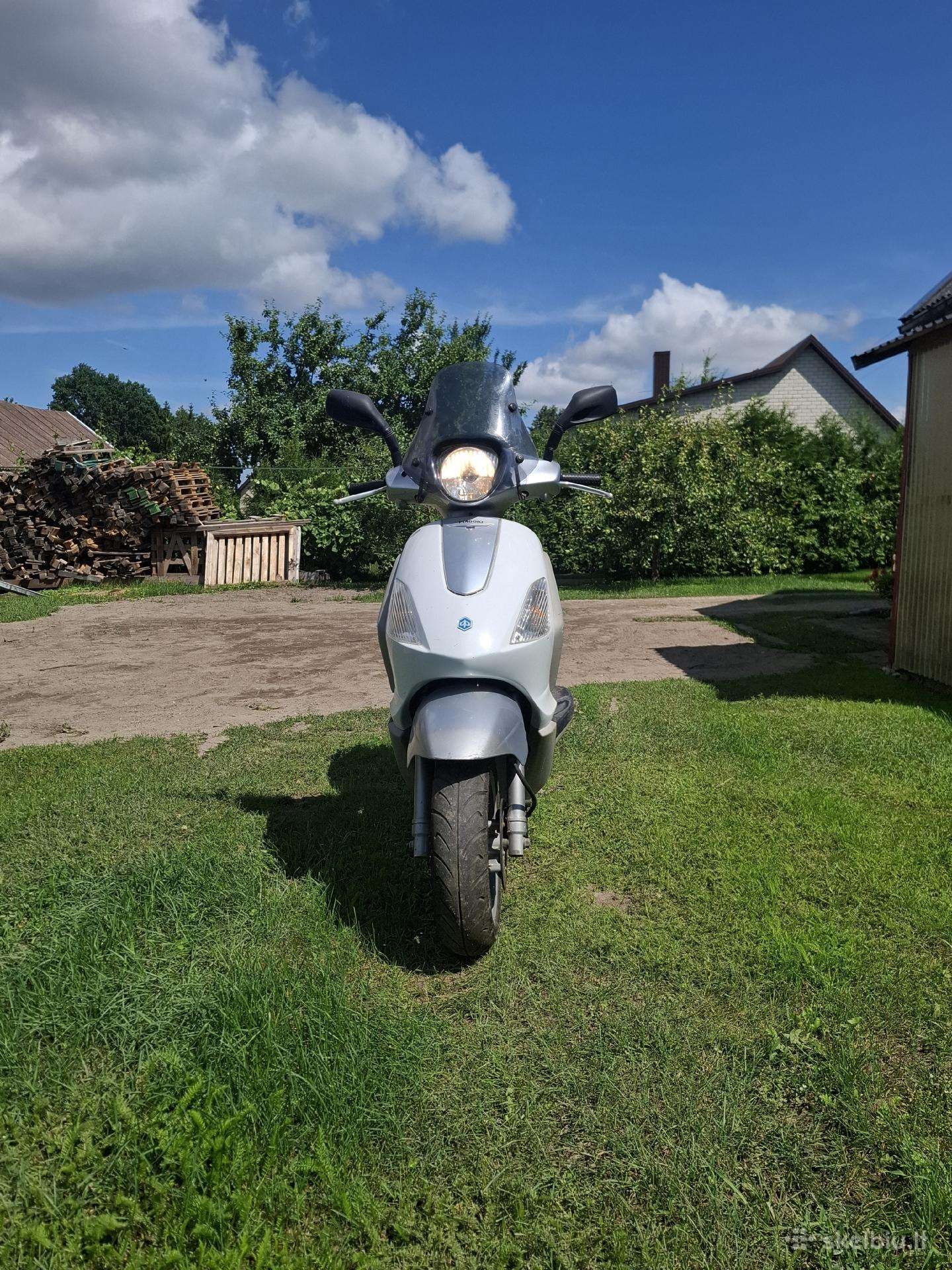 Piaggio Fly 50cc, scooters / mopeds