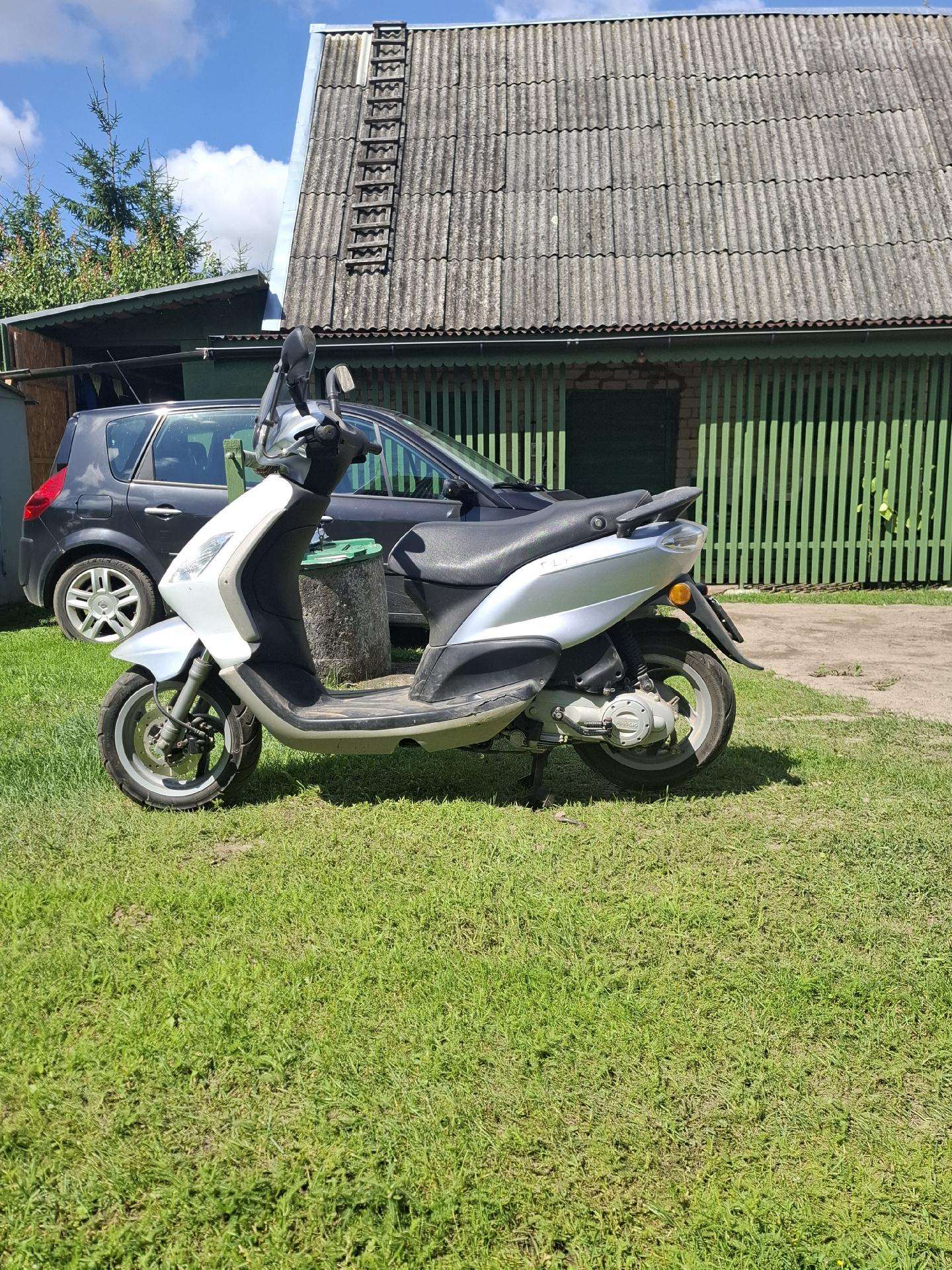 Piaggio Fly 50cc, scooters / mopeds