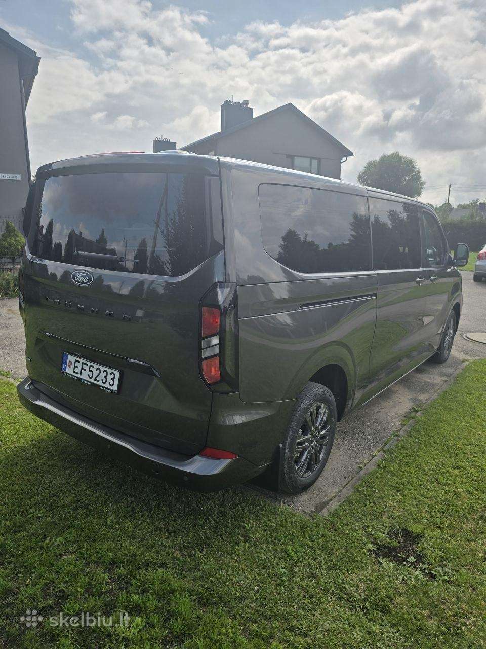 Ford Custom, passenger minibus